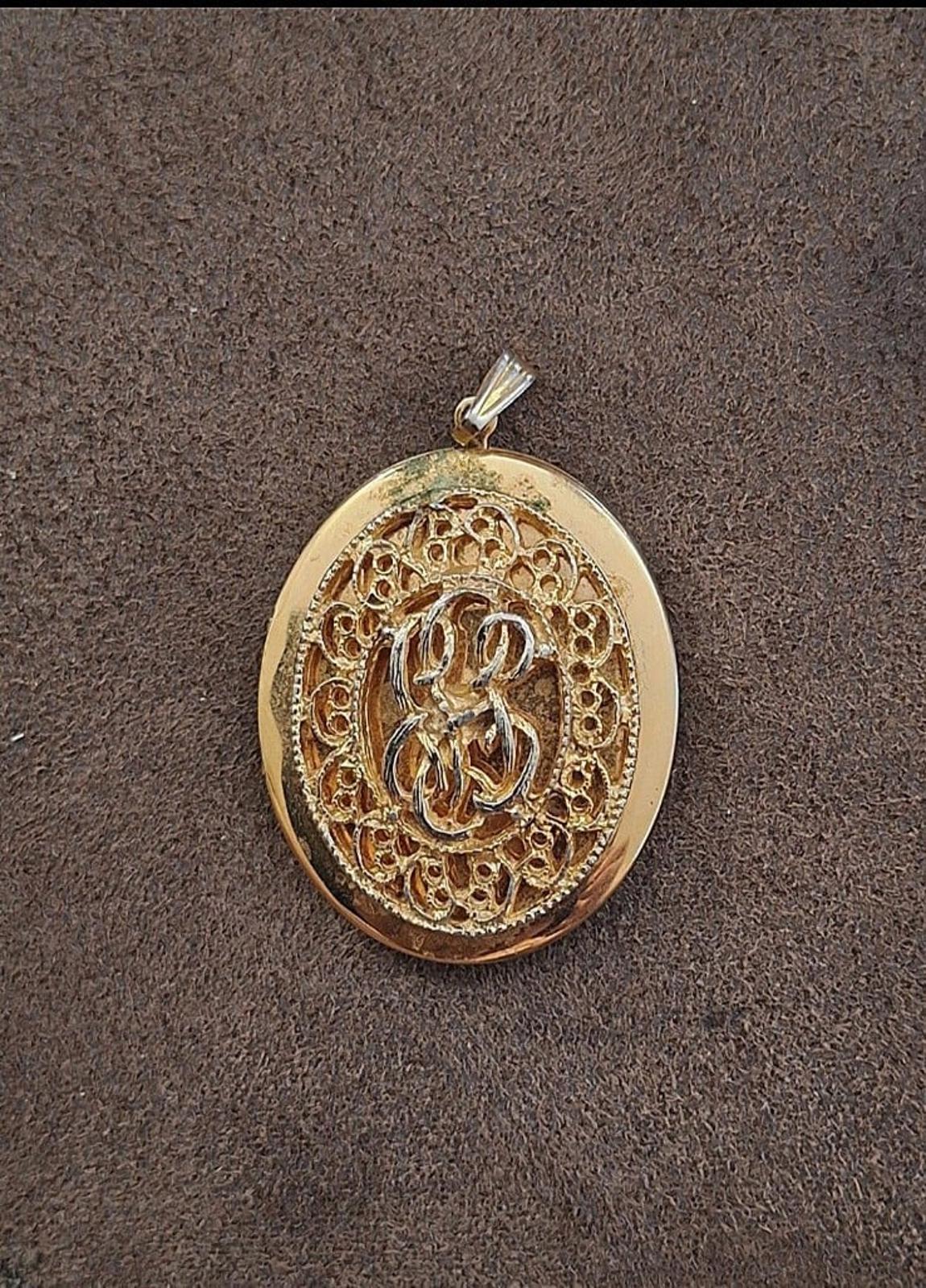 1980s Large Gold Tone Filigree Oval Locket Pendant