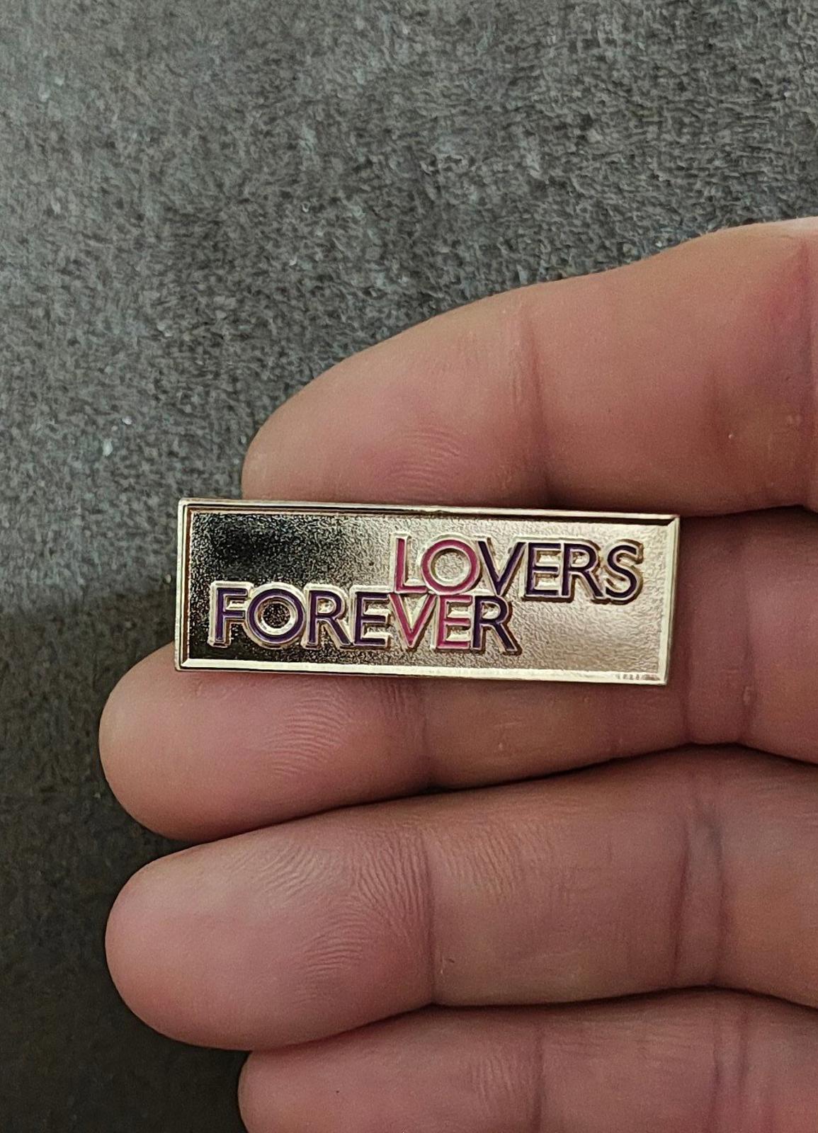 Nice Lovers Forever Gold Tone Pin