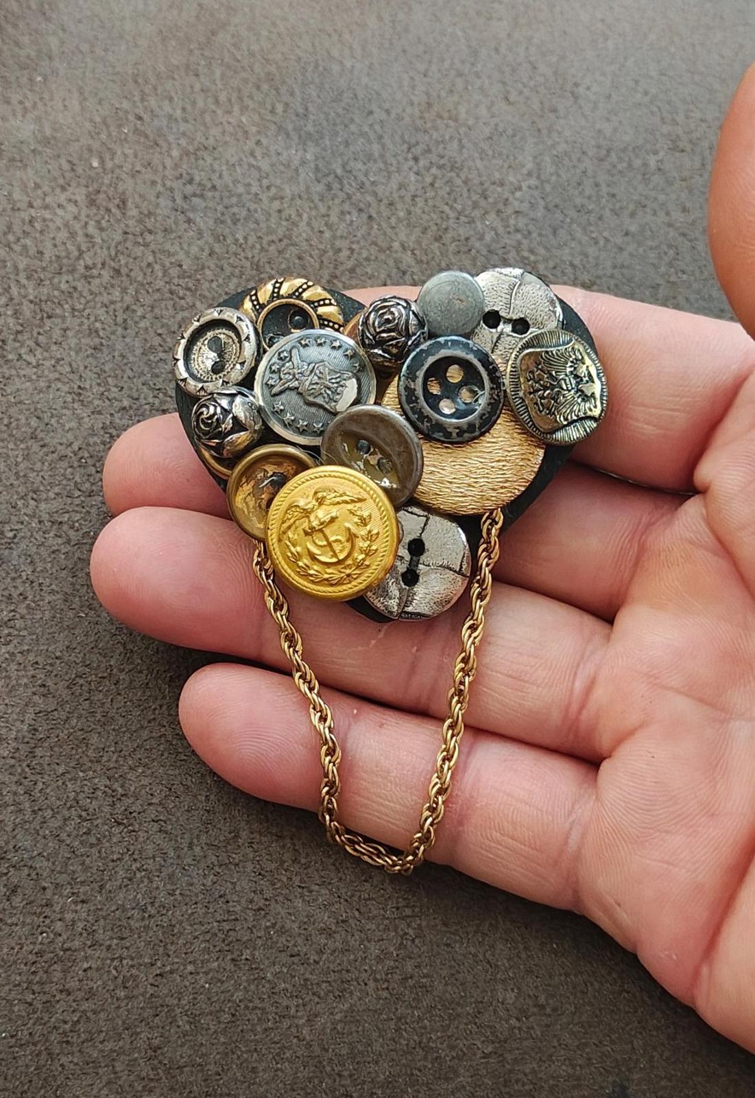 1980s Handmade Collage of Buttons Gold Tone Brooch