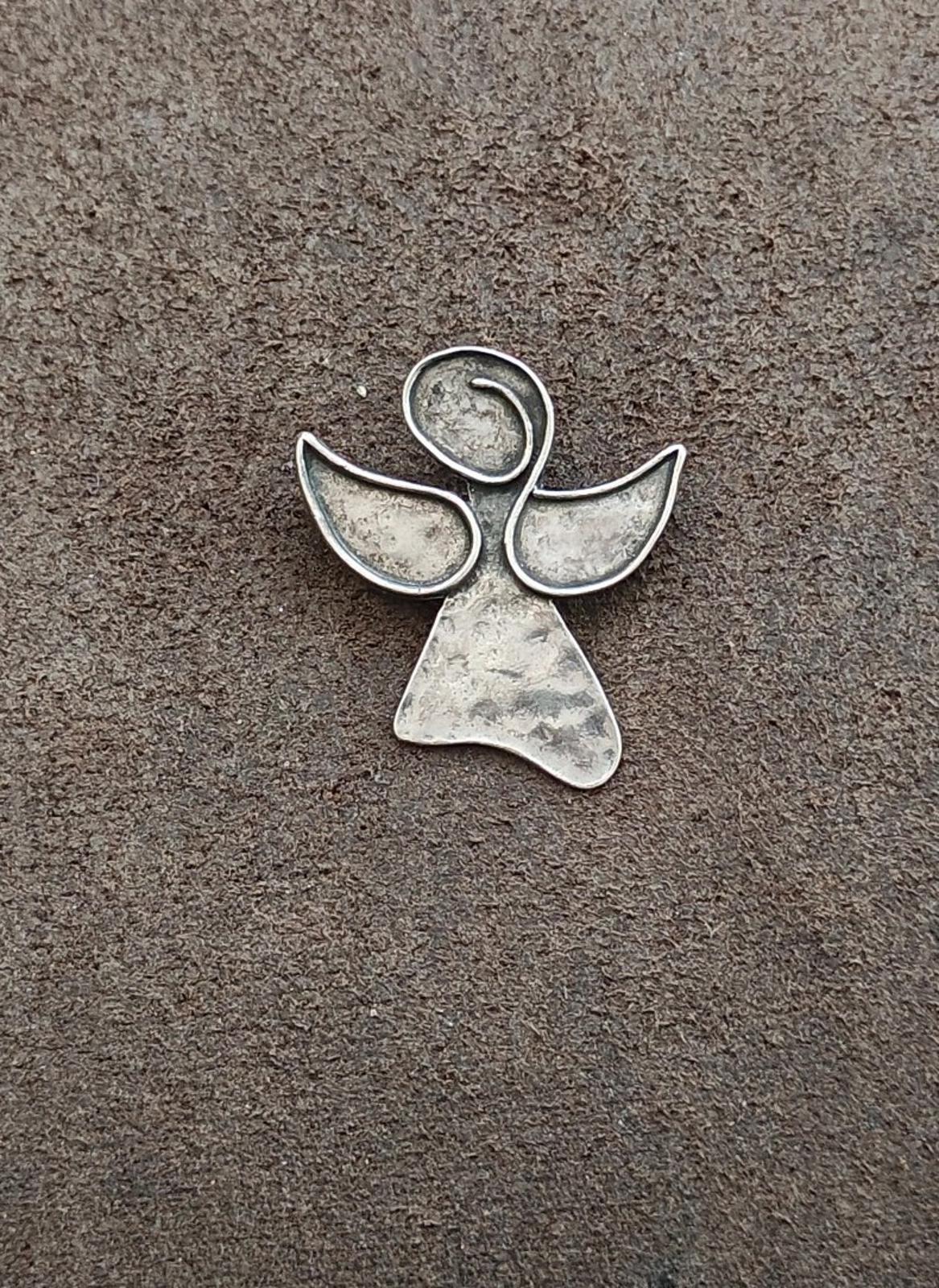I1842 Retired Silpada Sterling Silver Angel Pin/Pendant