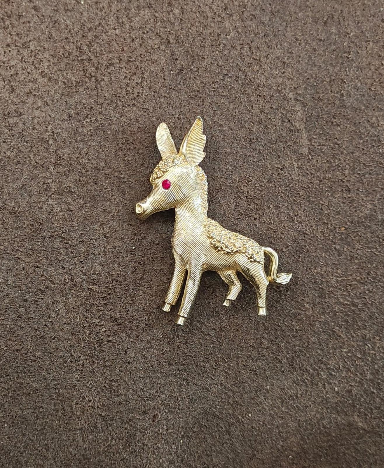 1950s/60s Vintage Gold Tone Donkey With Red Eye Rhinestone Brooch Pin