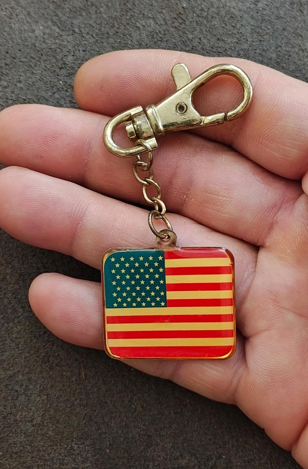 1980's Patriotic American Flag Gold Tone Keychain