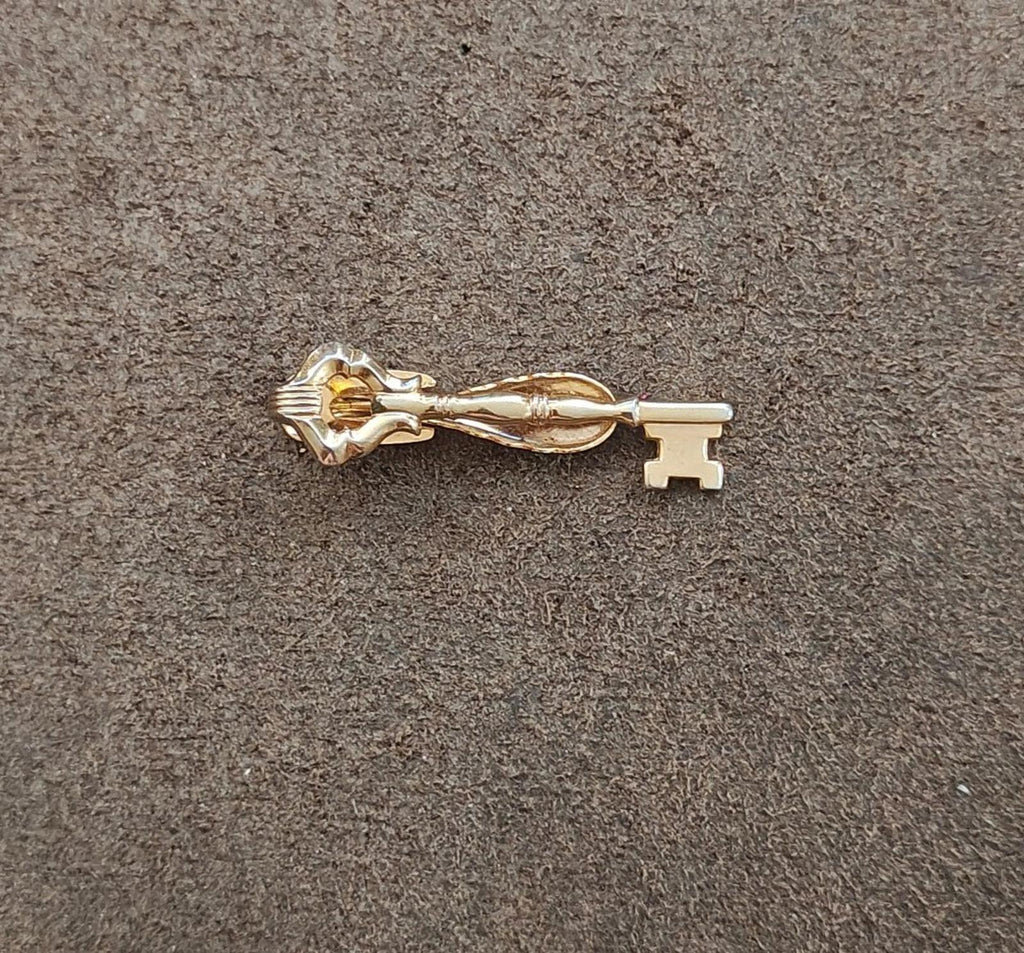 1950s Signed Hickok USA Gold Tone Figural Skeleton Key Tie Clip