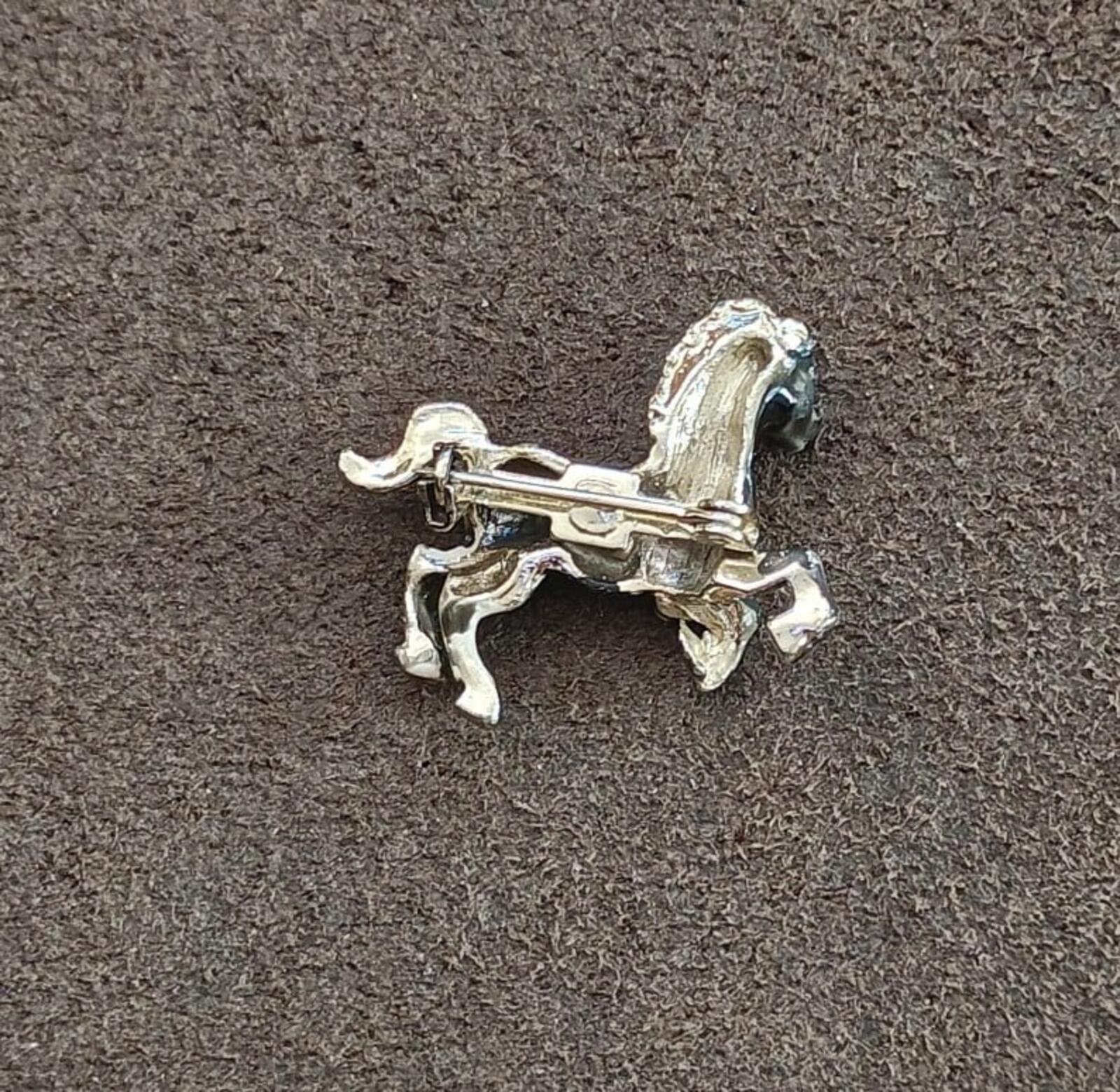 Horse brooch back with pin and clasp in silver-tone metal
