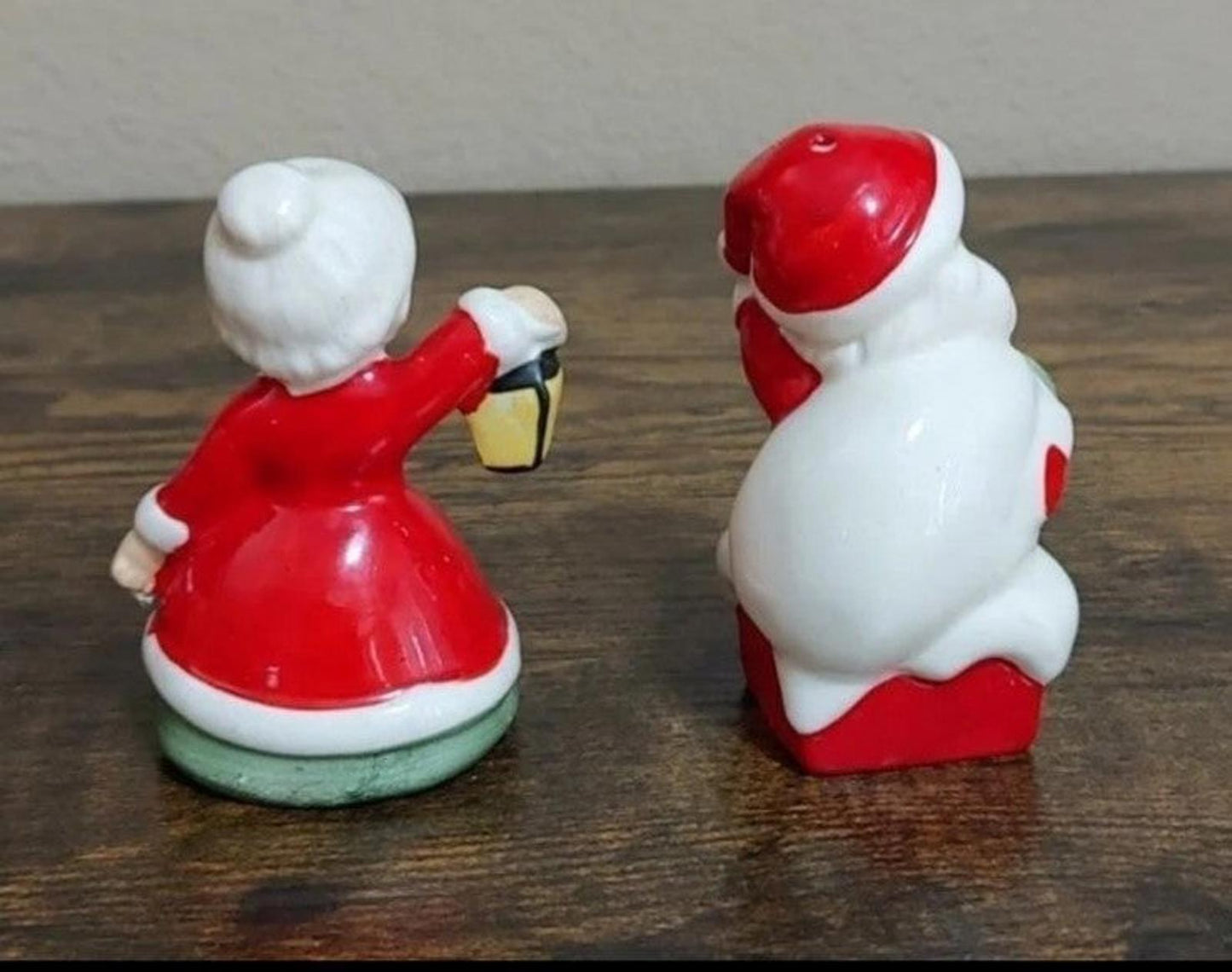 Vintage Lefton Santa & Mrs Claus Salt & Pepper Shakers
