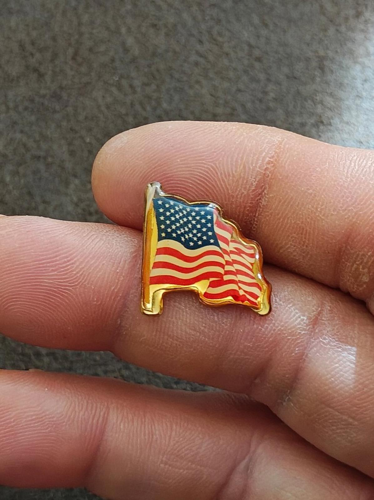 1980s Gold Tone Patriotic United States Old Glory Waving Flag Pin