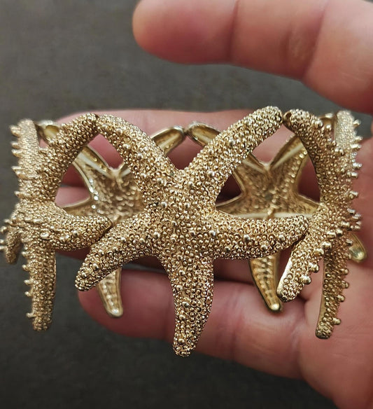 Gold Tone Textured Chunky Starfish Stretch Bracelet NWOT