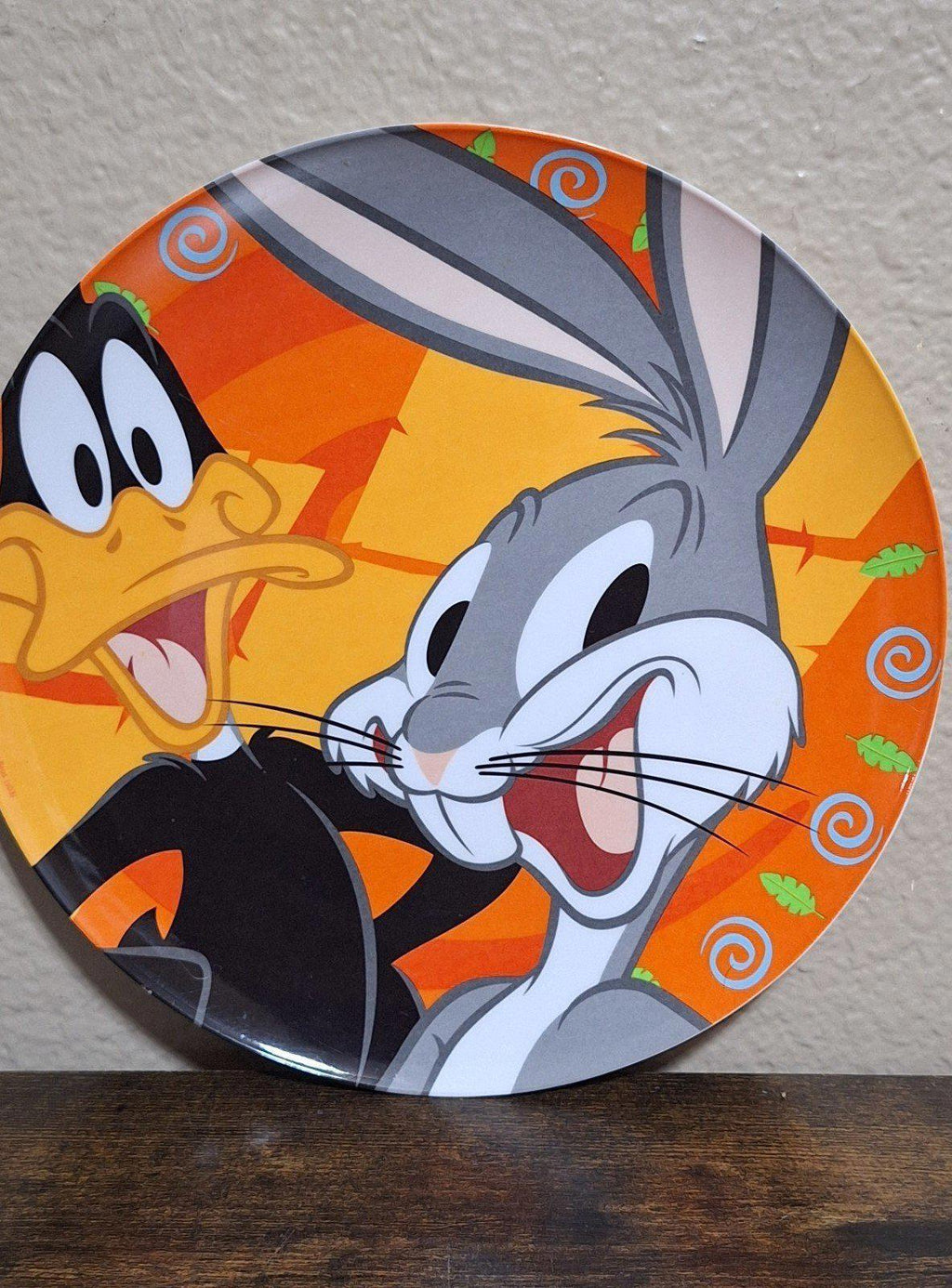 Cute & Colorful Looney Tunes Bugs Bunny & Daffy Duck Collectible Plastic Plate.