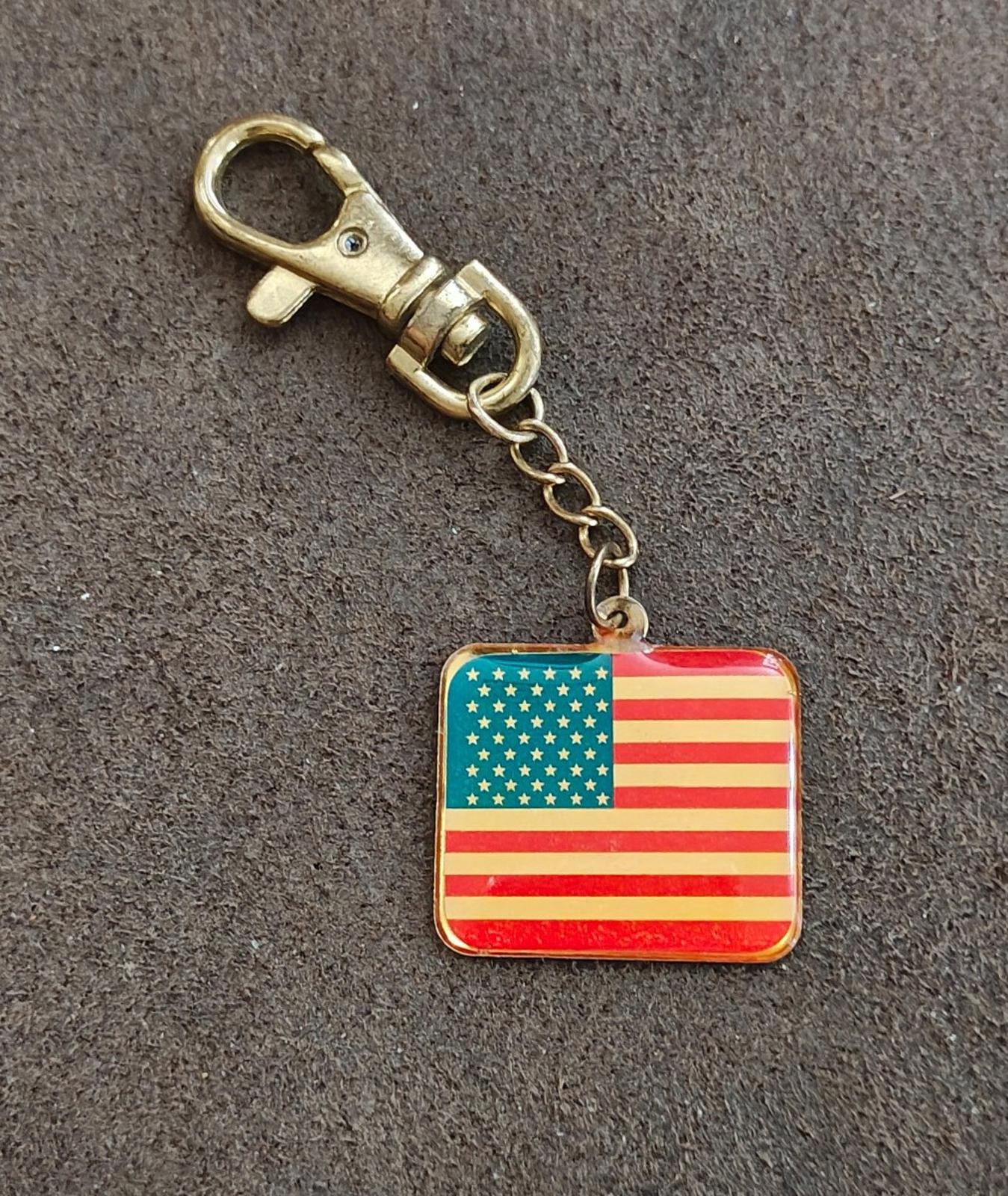 1980's Patriotic American Flag Gold Tone Keychain