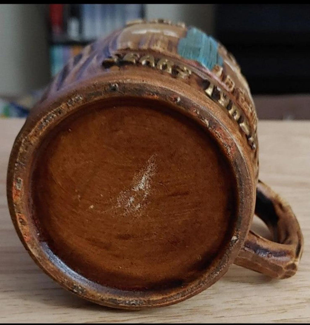 1970's Chicago Sears Tower Embossed Wood Design Souvenir Coffee Mug