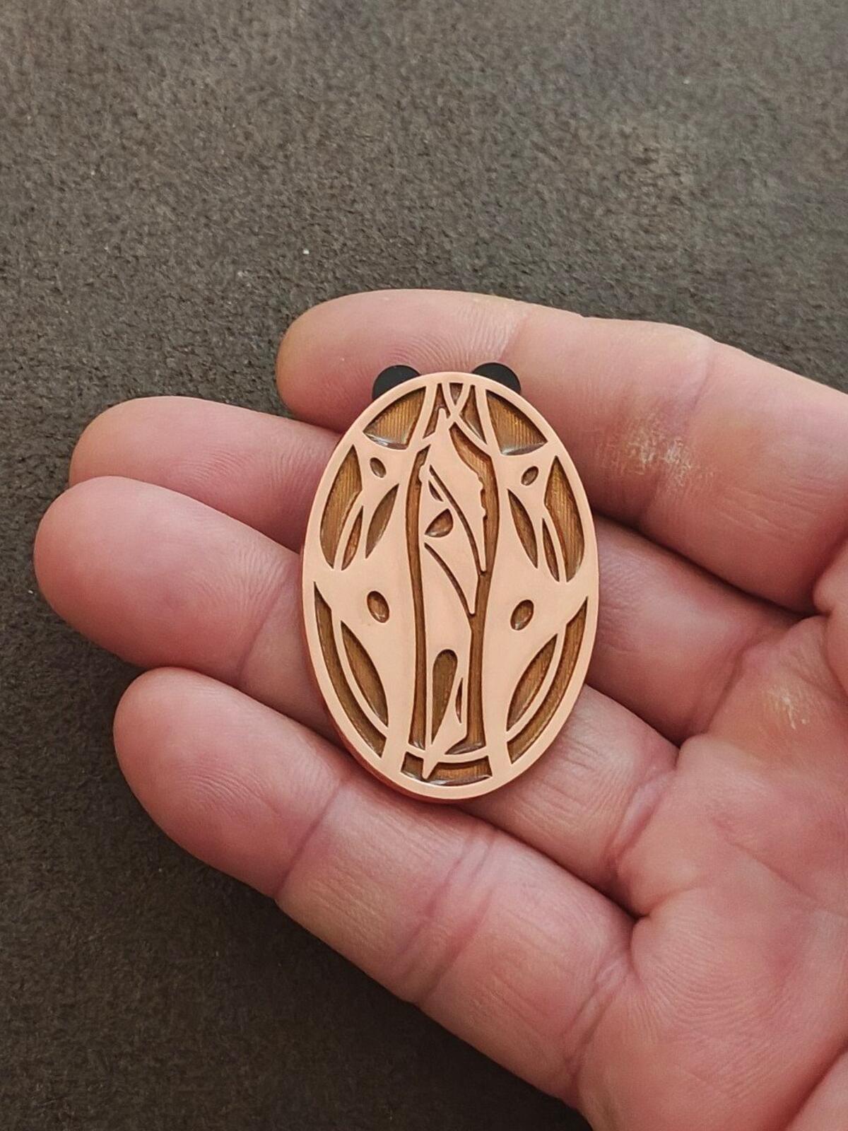 2019 Star Wars Galaxy's Edge Savi's Lightsaber Workshop Elemental Nature Pin