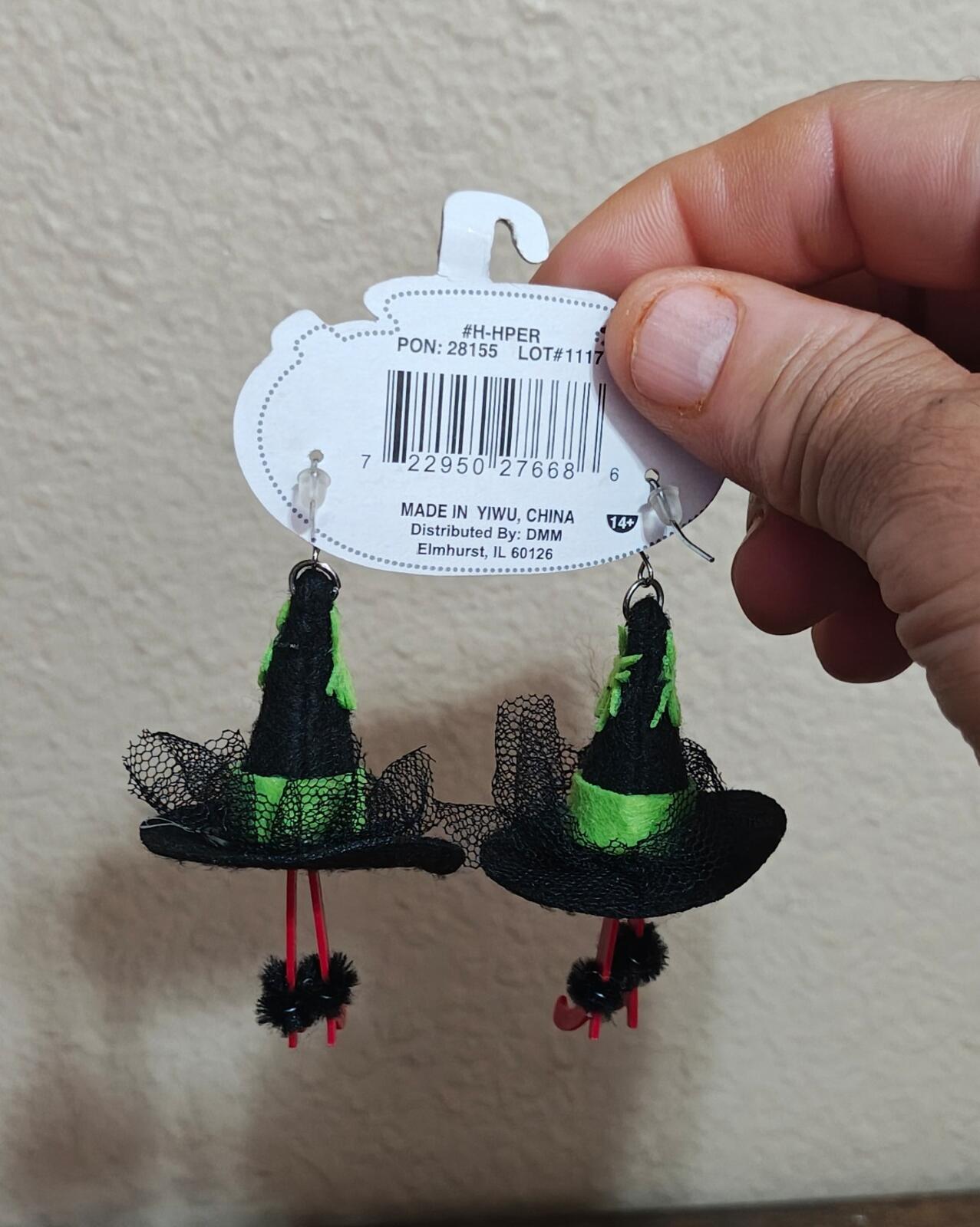 Hocus Pocus Witch Hat Hook Earrings NWT