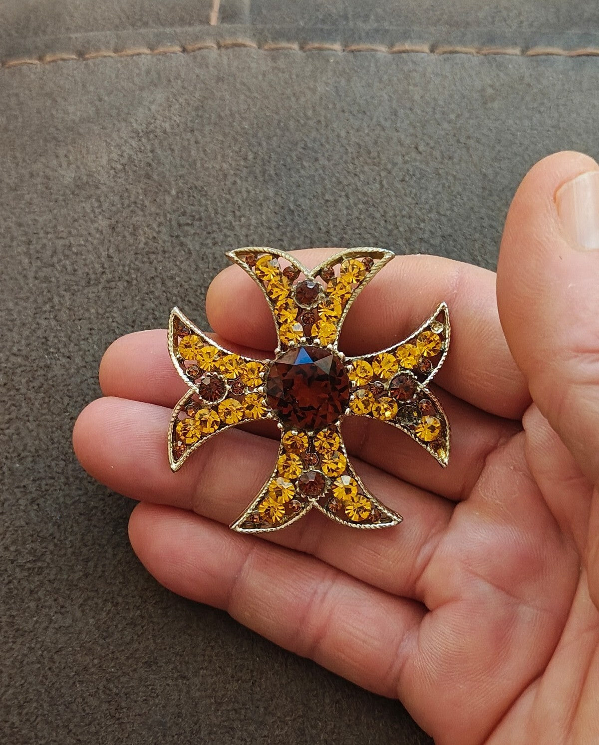 1950s/60s Gold Tone Maltese Cross Brooch & Pendant With Amber Rhinestones.