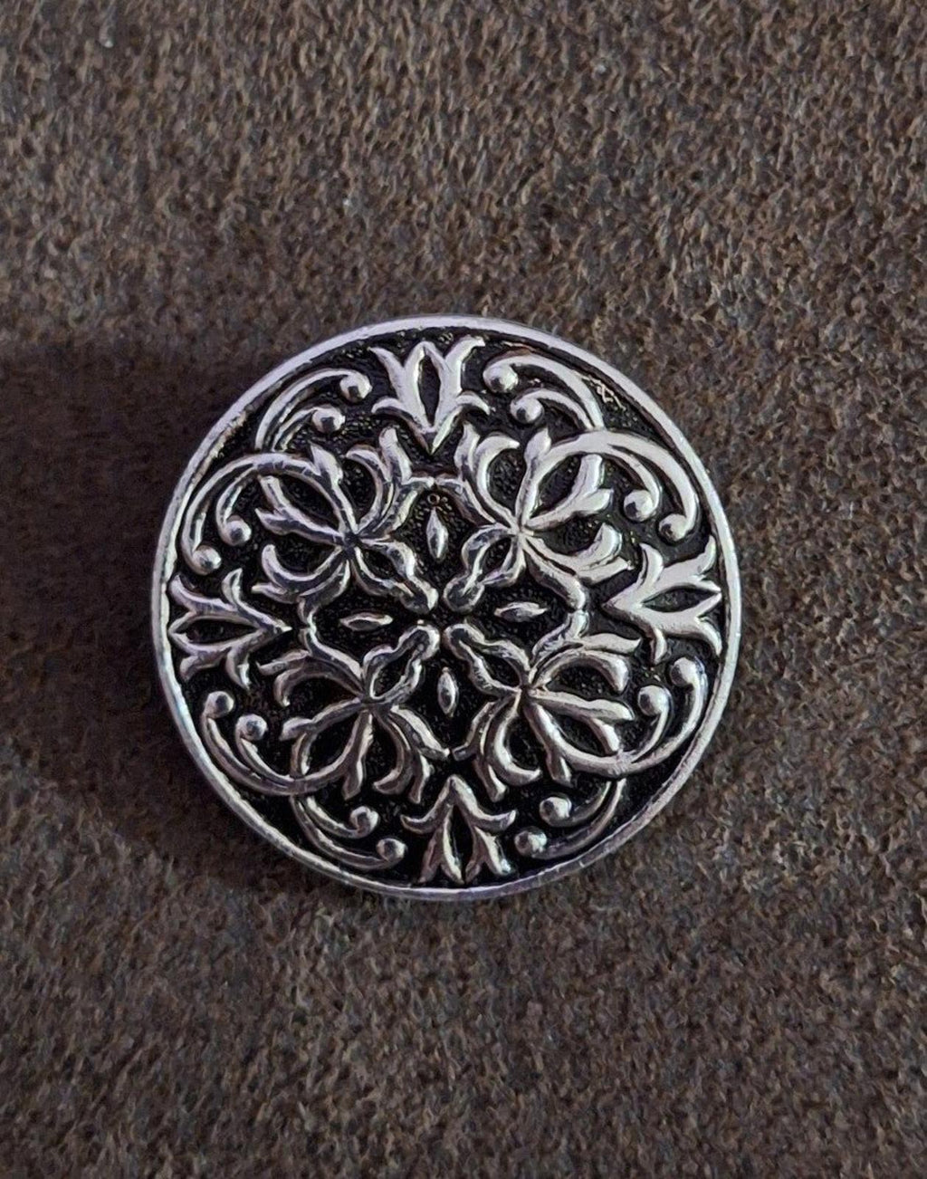 1950's Vintage Silver tone Textured style scarf Clip