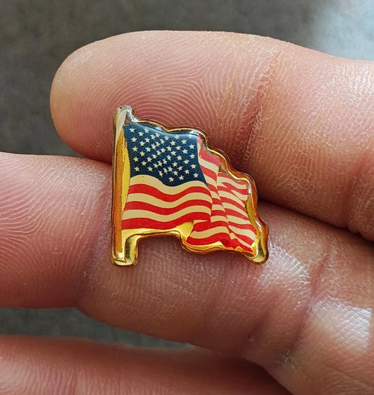 1980s Gold Tone Patriotic United States Old Glory Waving Flag Pin