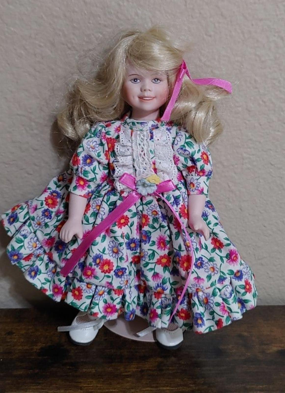 1995 Geobel Little Darling Porcelain Doll