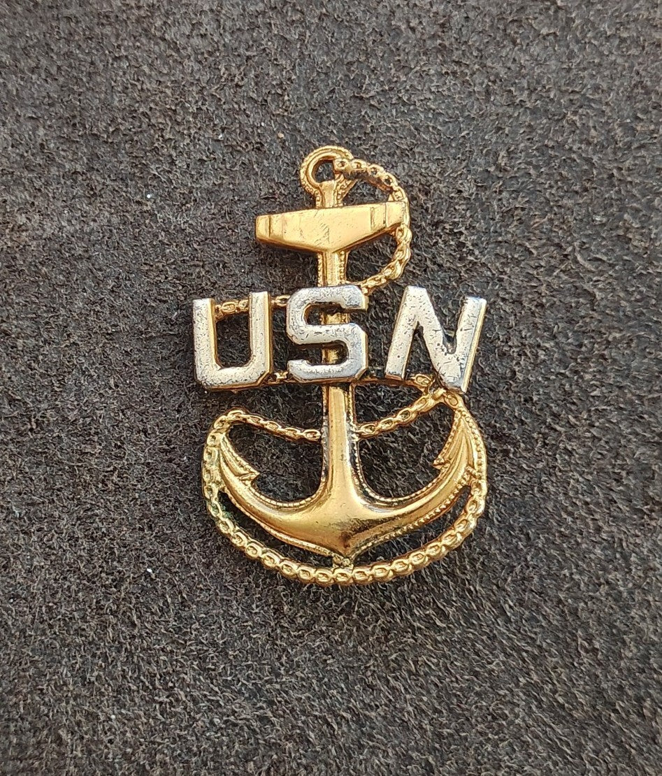 40s WW2 United States Navy Chief Petty Officer (CPO) Fouled Anchor Pin