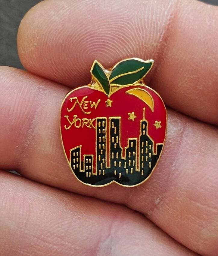 1980s CMI New York City, The Big Apple Pin