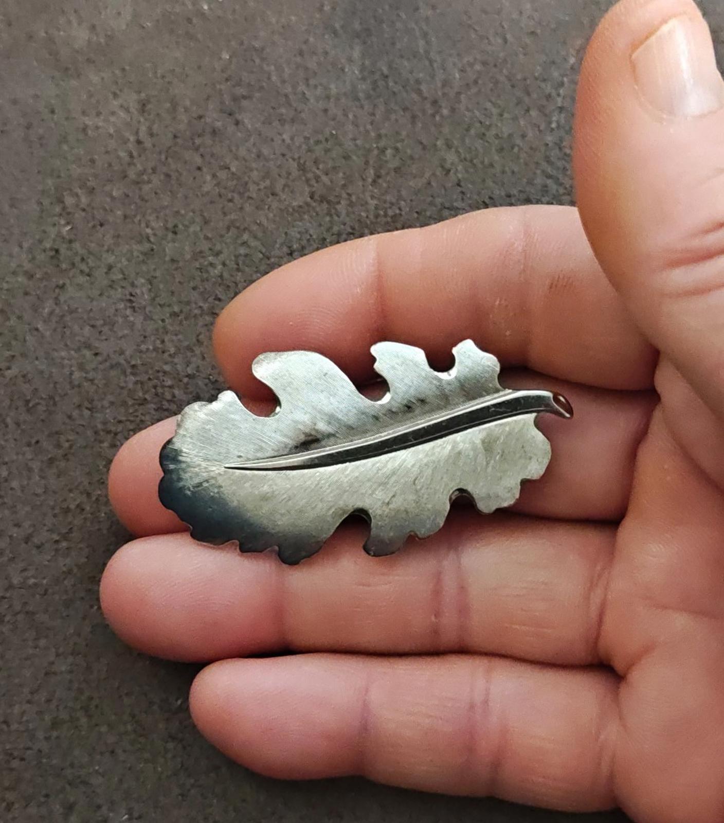 1970s Silver Tone Textured Leaf Brooch