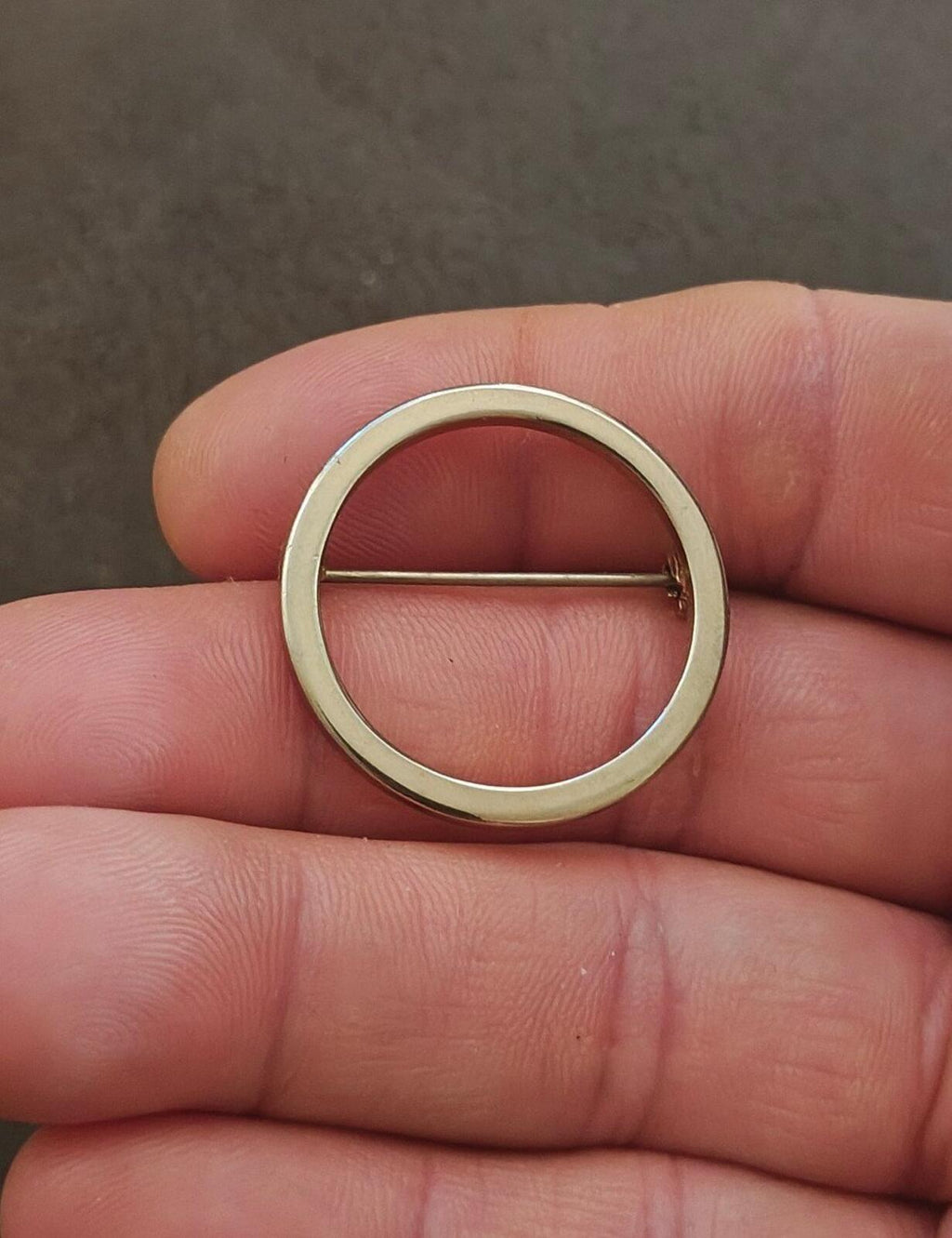 1950s/60s Classic Minimalist Open Circle Gold Tone Brooch Pin