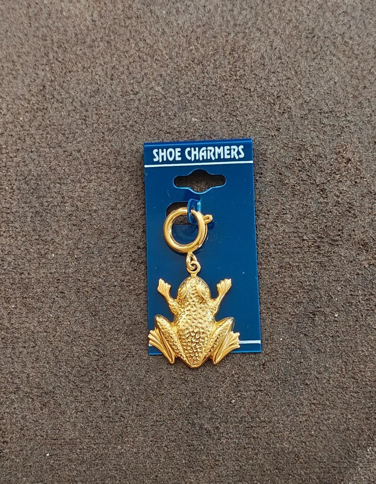 1990s Brass Textured Frog Shoe Charm/Charm
