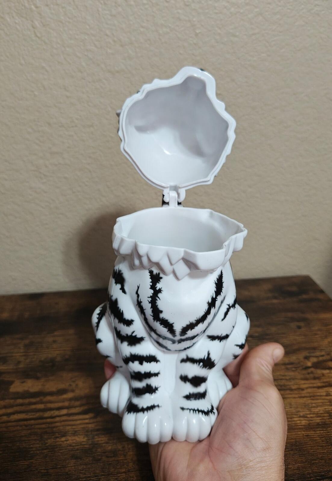1990s  Ringling Bros. & Barnum & Bailey Circus 16 oz White Tiger Souvenir Mug