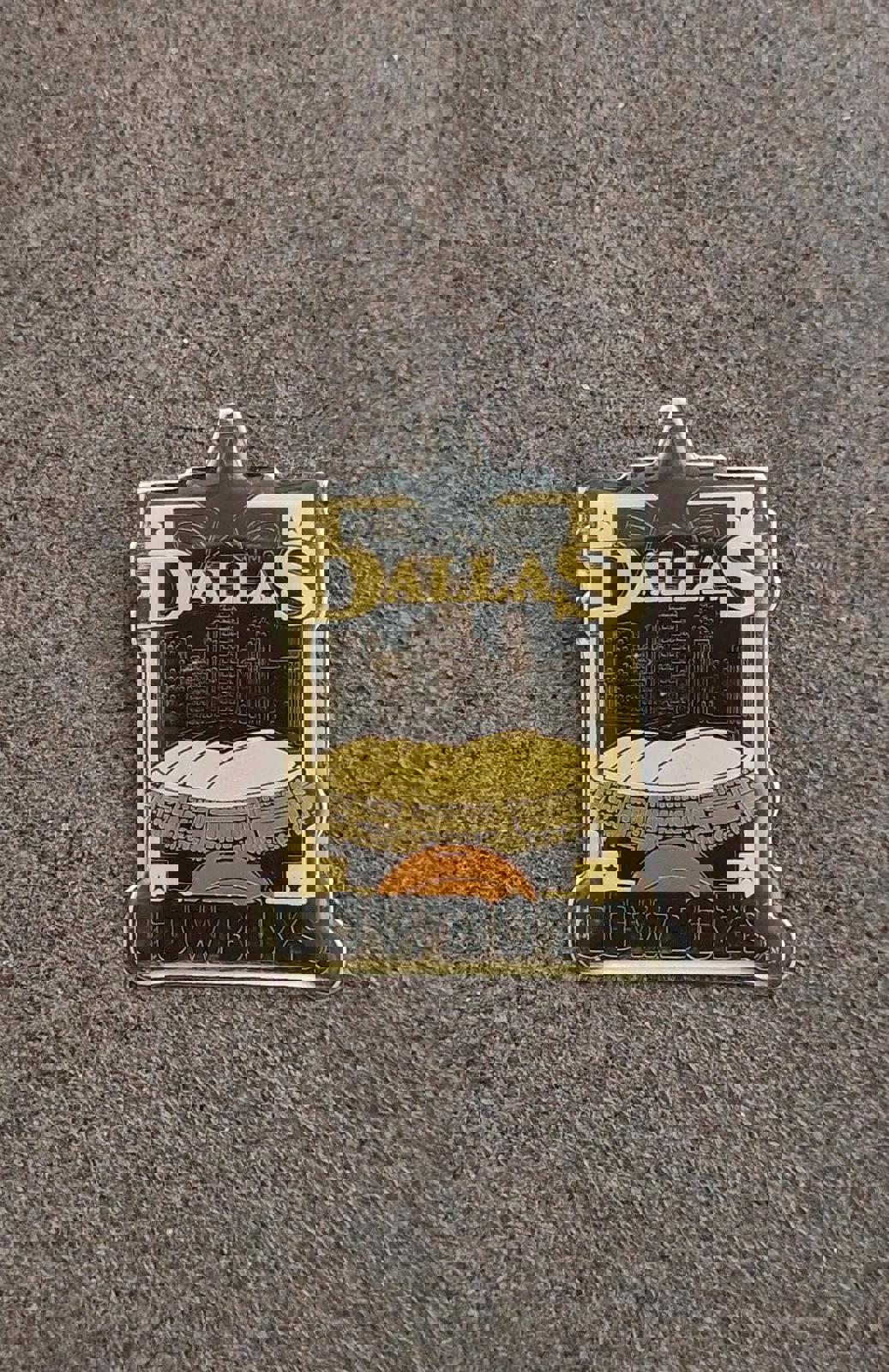 1990's Dallas Cowboys Gold Tone Enamel Pin