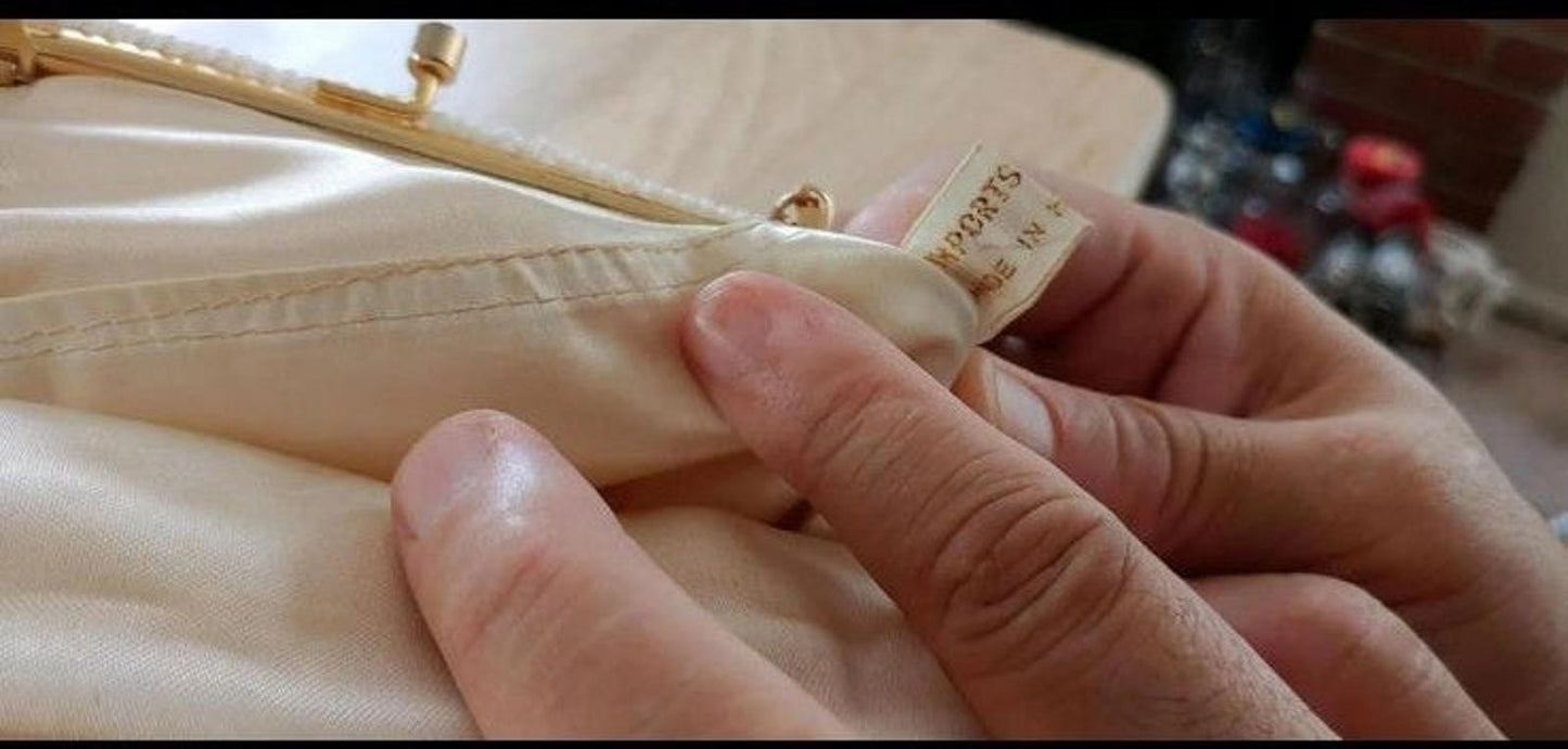 Beautiful 1950s-60s Vintage White Beaded Clutch Purse Made In Hong Kong