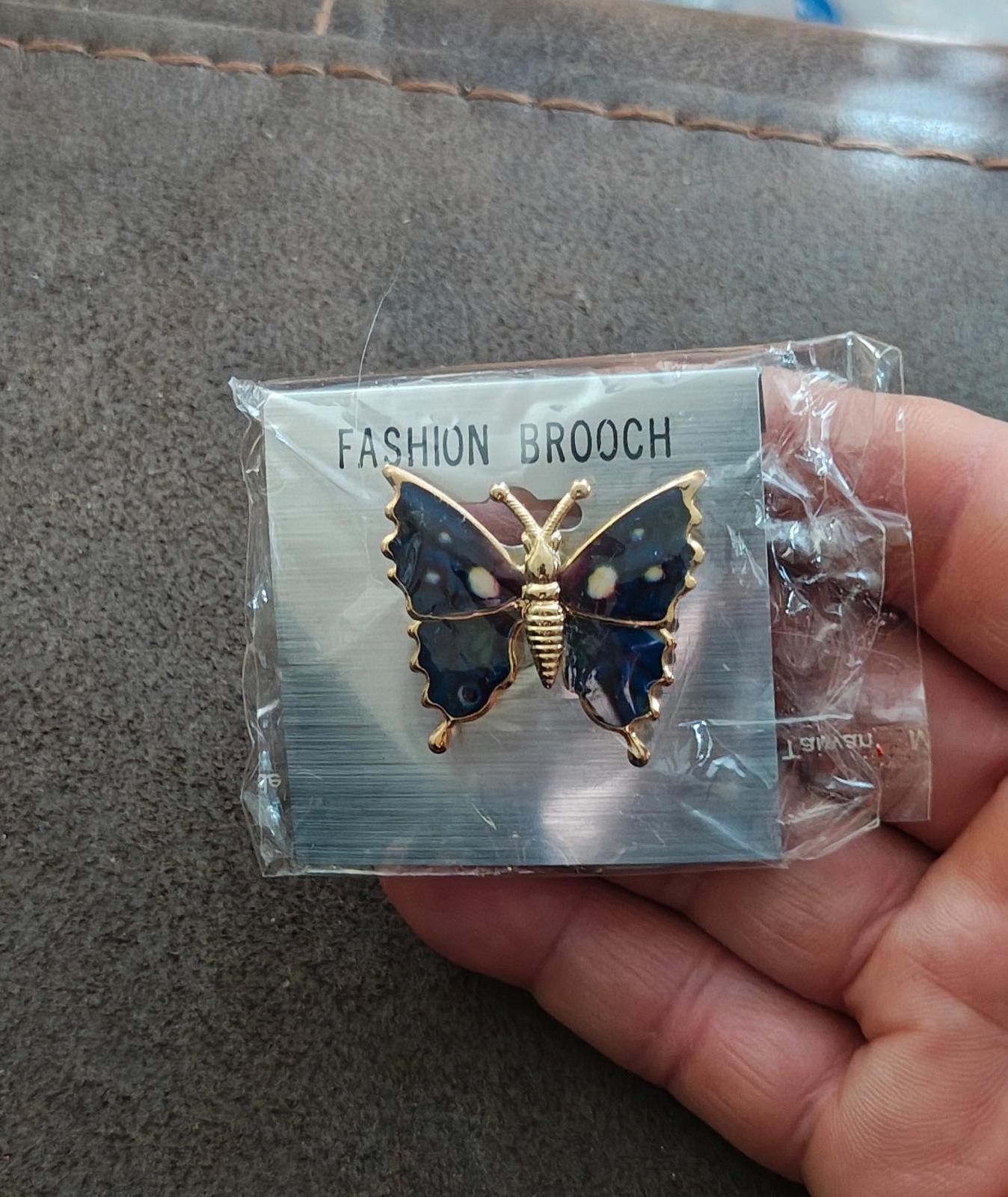 1980s Vintage Gold Tone Dark Blue Butterfly Brooch Pin New.