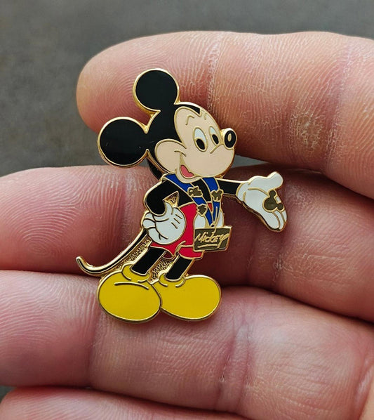 2001 Retired Mickey Mouse Trading Starter Set Gold Tone Enamel Pin