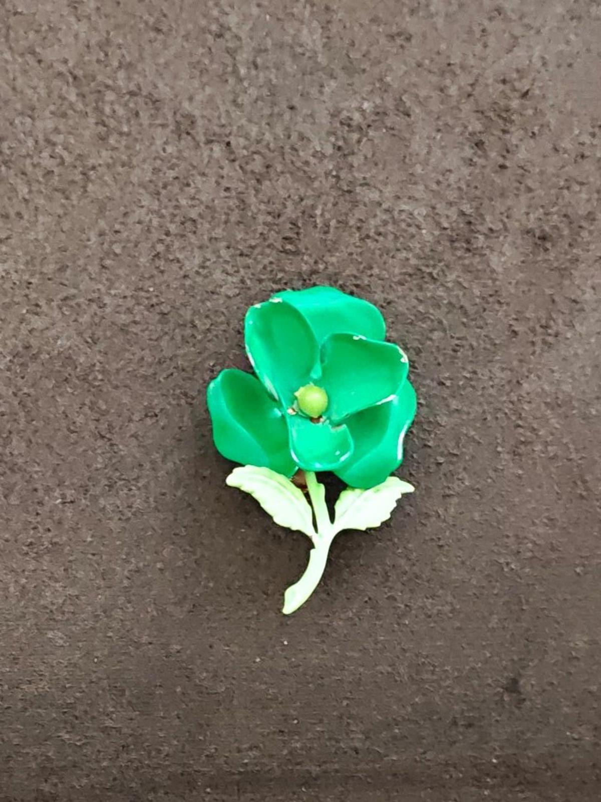 1960s Metal With Green Enamel Flower Statement Brooch Pin