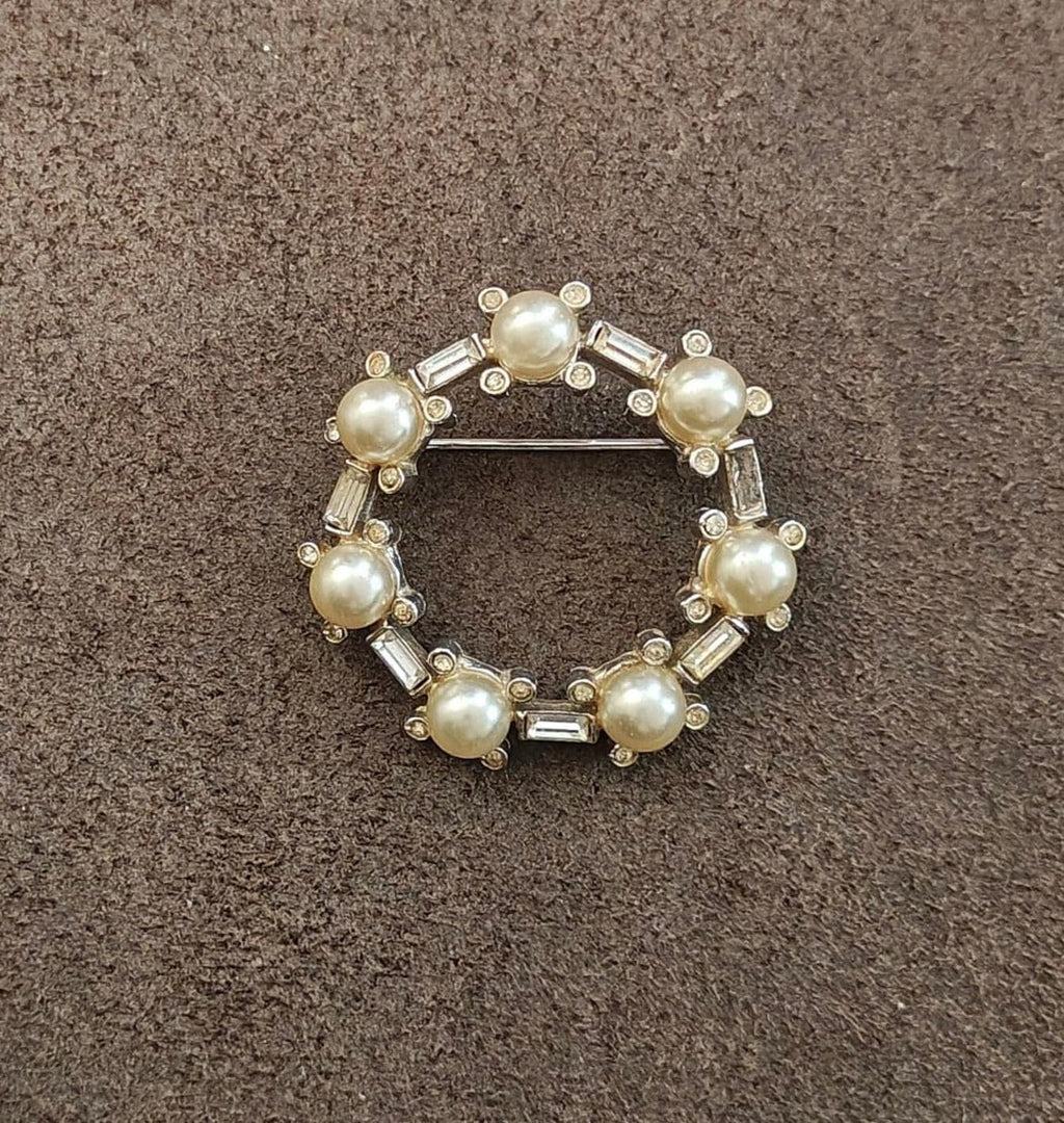 1960s Silver Tone With Faux Pearls Clear Rhinestones Circle Brooch Pin