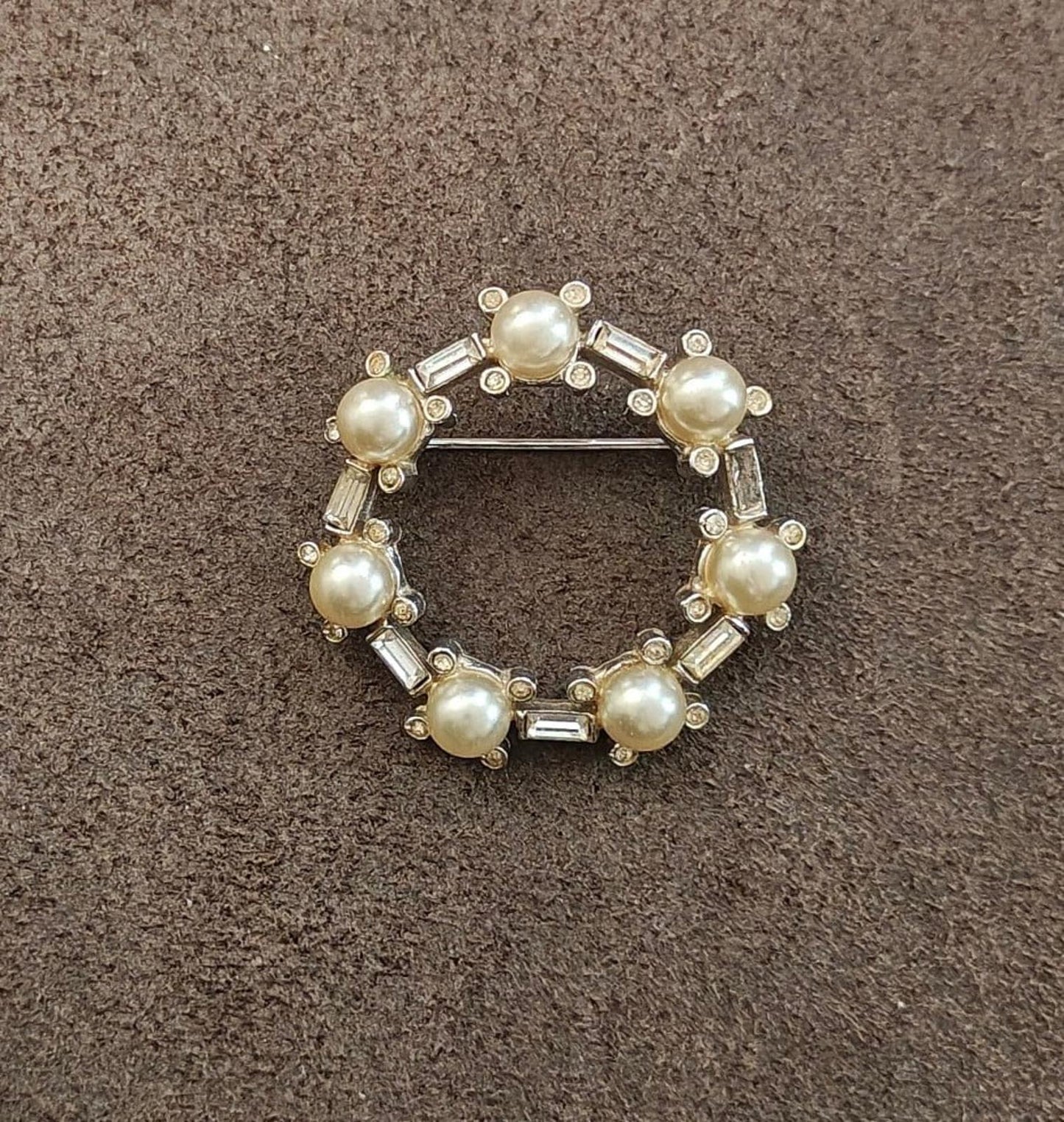 1960s Silver Tone With Faux Pearls Clear Rhinestones Circle Brooch Pin