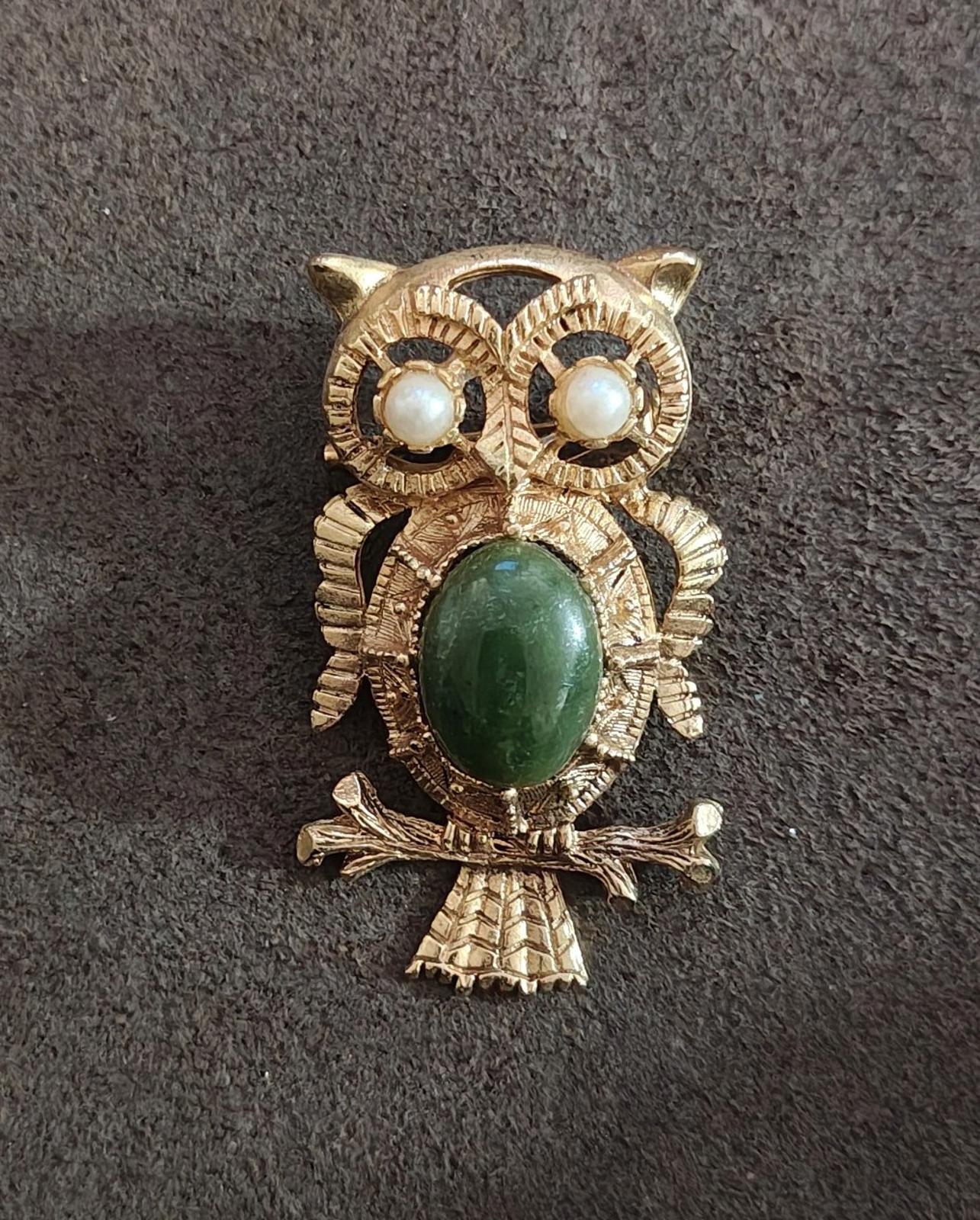 70s Vintage Owl Brooch With Green Cabochon Belly Stone And Faux Pearl Eyes