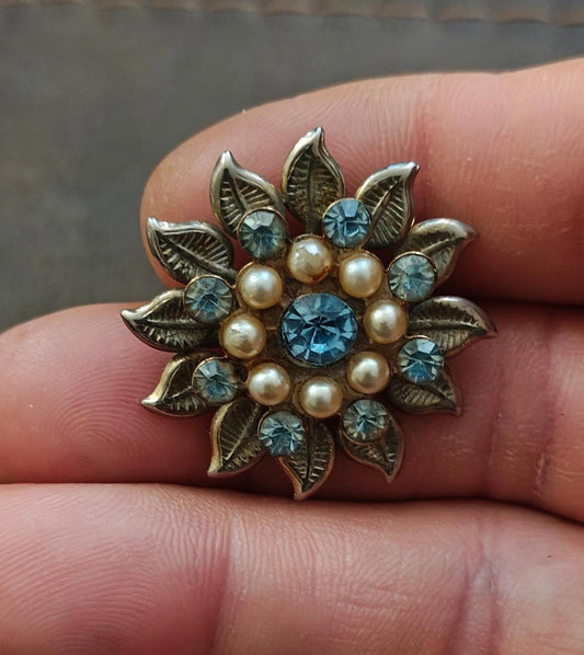 1950s Vintage Silver Tone Flower With Blue Rhinestones And Faux Pearls Brooch