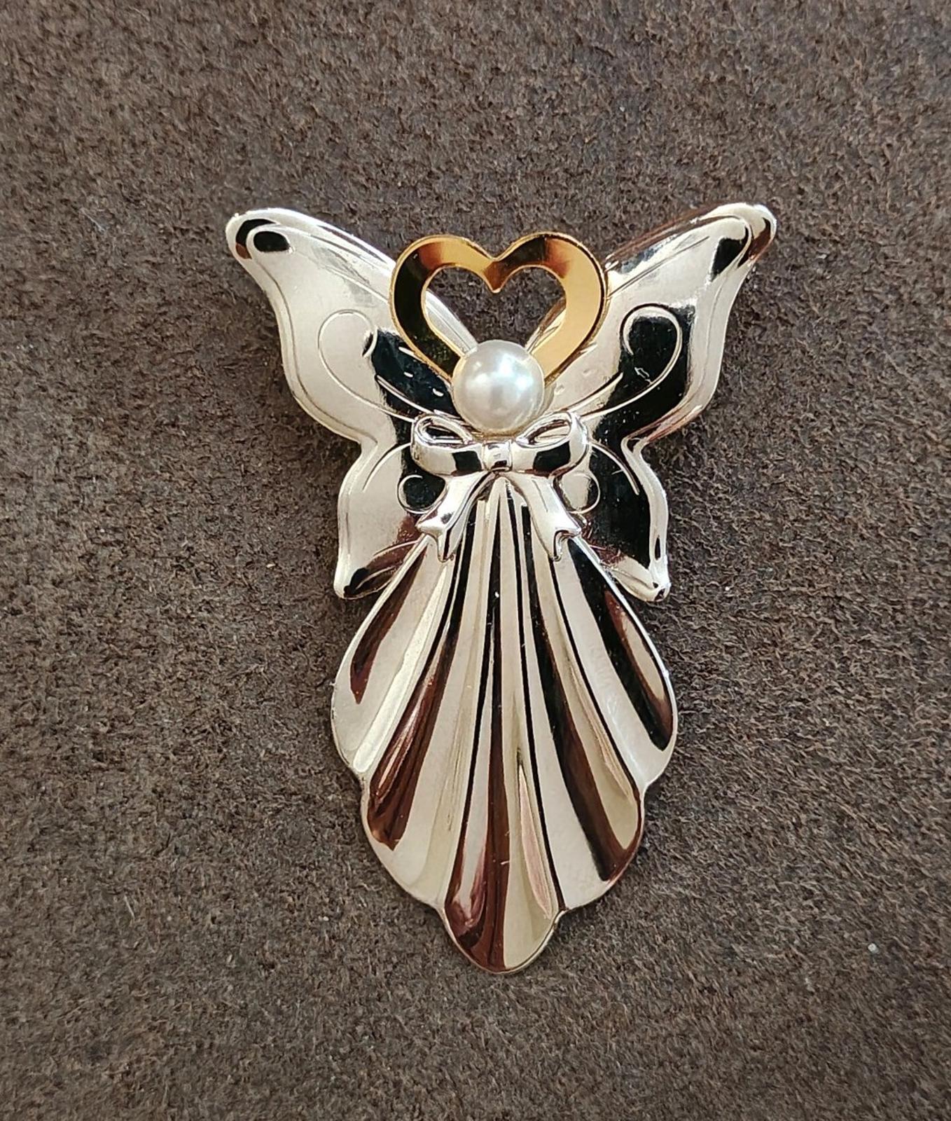 Pretty Vintage Signed Jane 1990s "Angel Of Love" Two-Tone Angel & Faux Pearl Pin