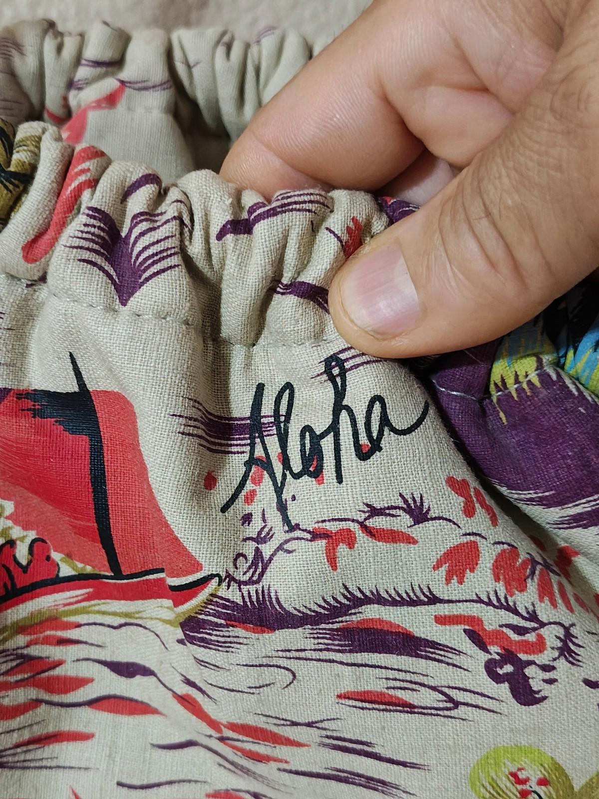 Pretty XOXO Hawaiian Tiki Tropical Retro Cloth Handbag/Purse Like New With Tags.