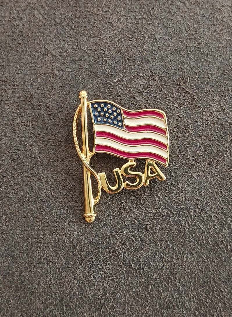 1980s Patriotic USA American Flag Gold Tone Enamel Pin