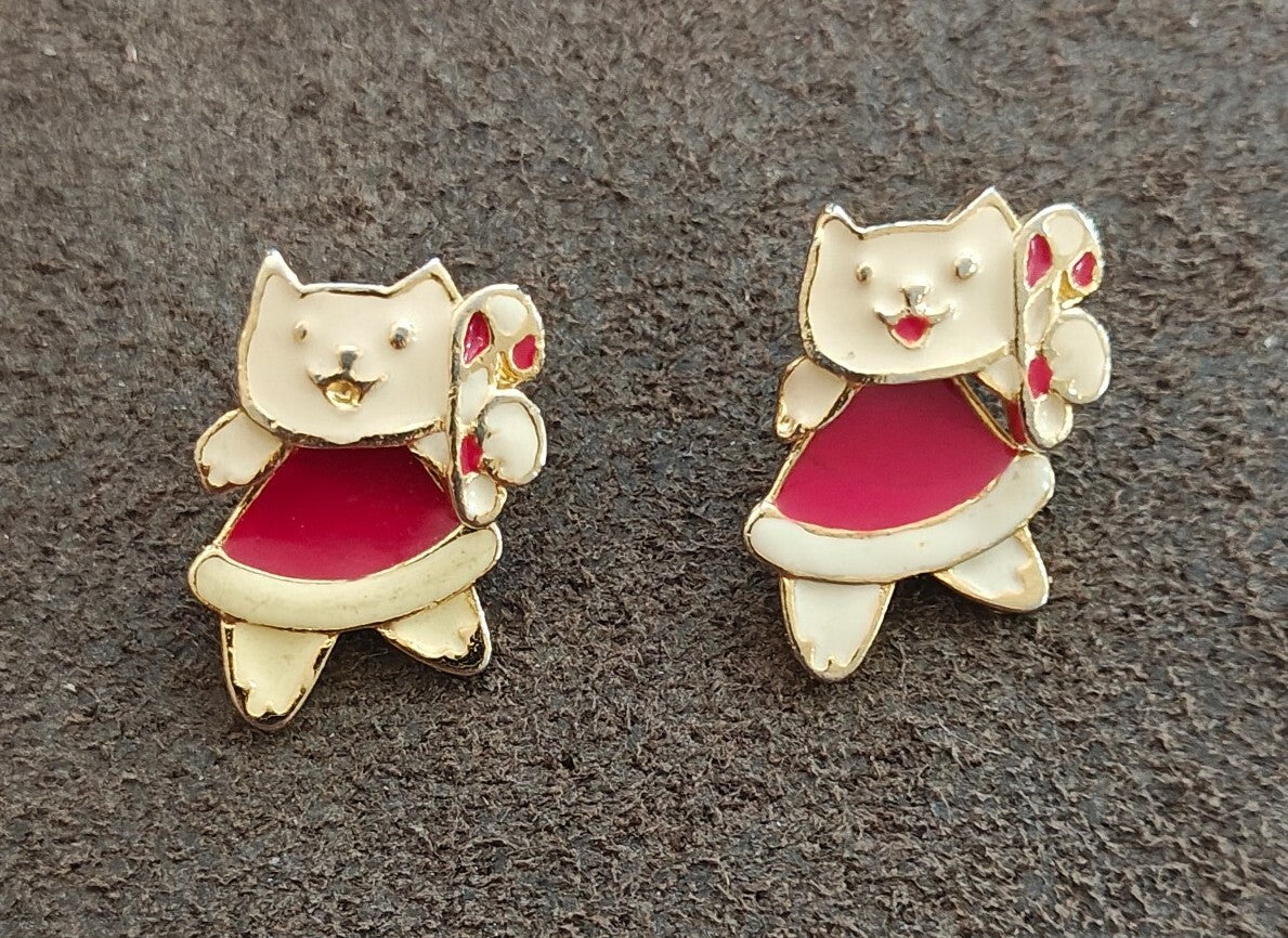 1980s Signed AIM Gold Tone Enamel Christmas Cat Stud Earrings