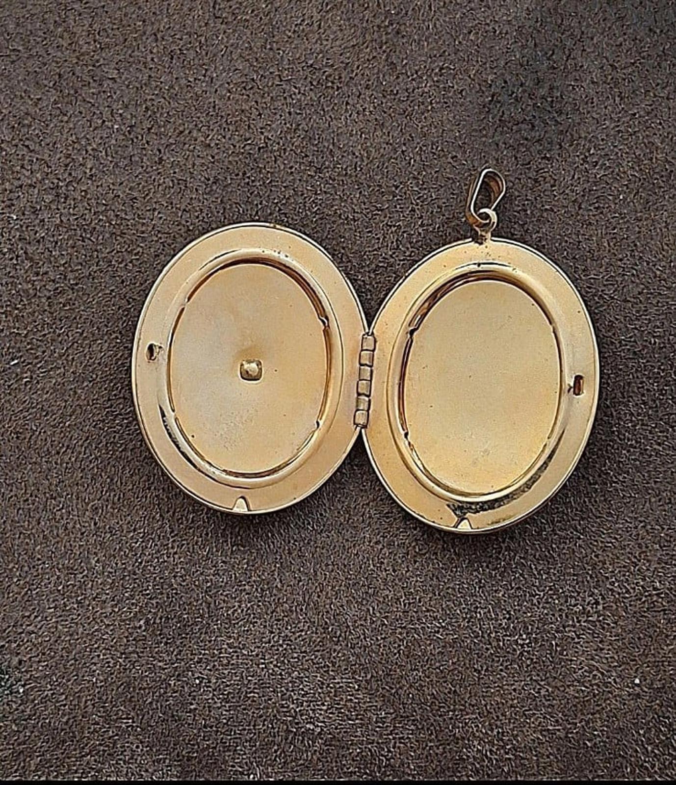 1980s Large Gold Tone Filigree Oval Locket Pendant