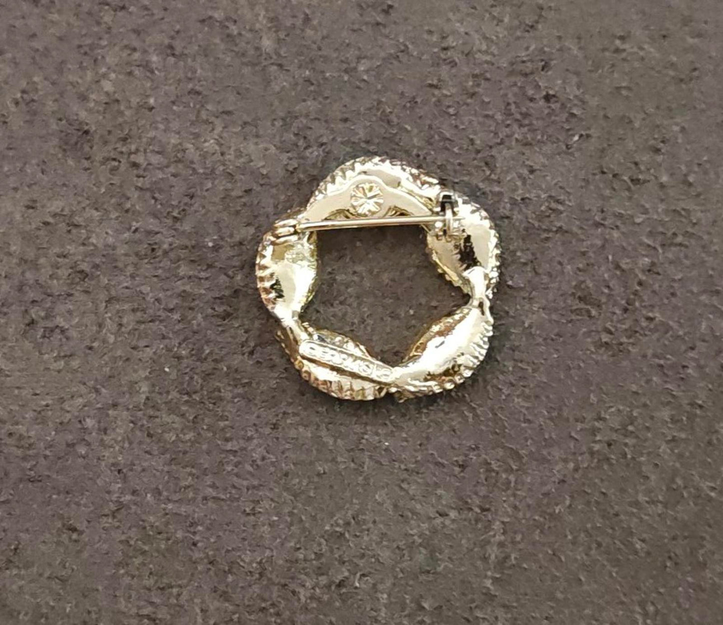 1960s Gerry's Gold Tone Textured Leaf Wreath Brooch