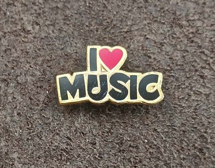 1980s Novelty/Retro I Love Music Gold Tone Enamel Pin