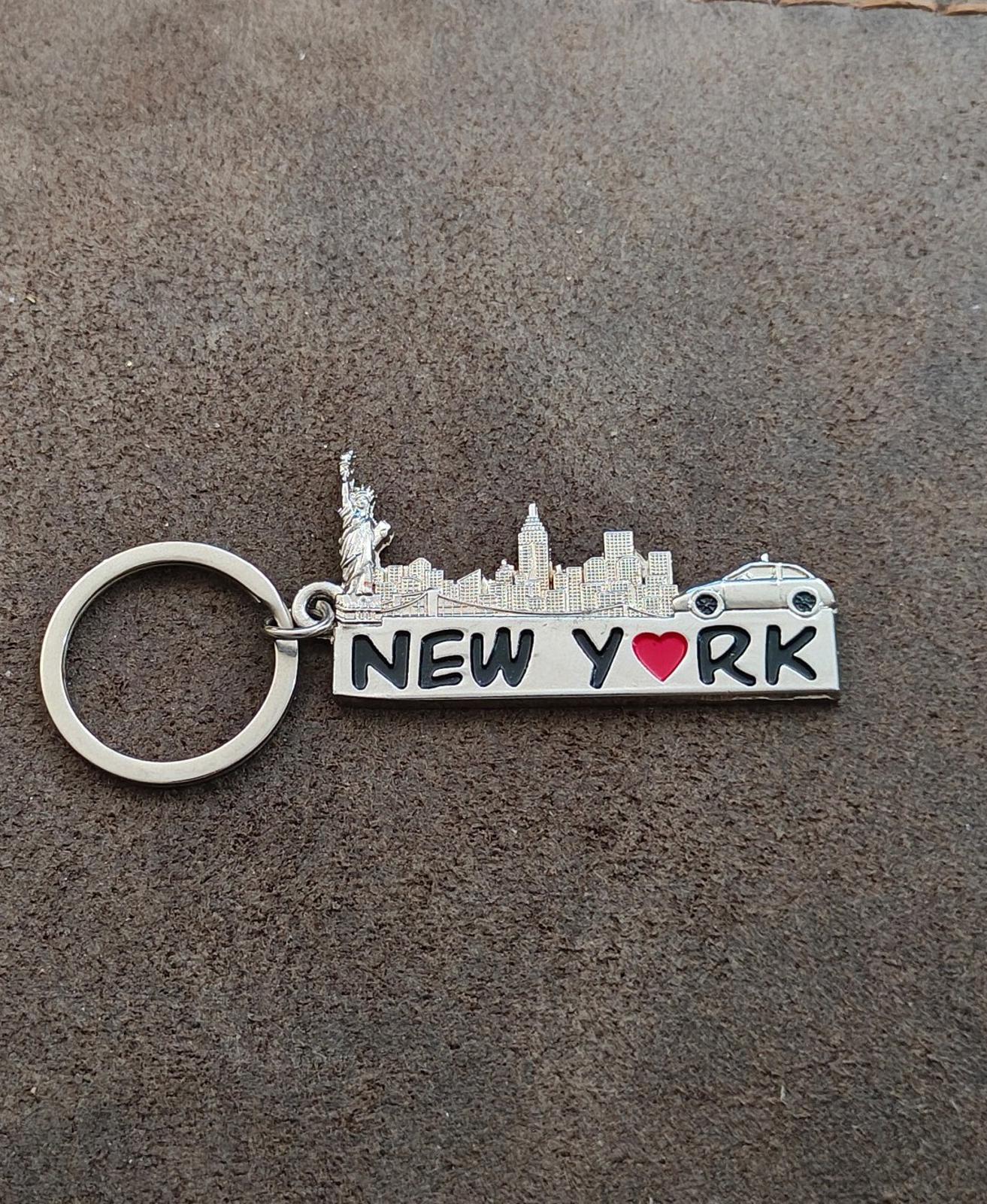 Cool New York City Souvenir Keychain Featuring Engraved Skyline and Landmarks