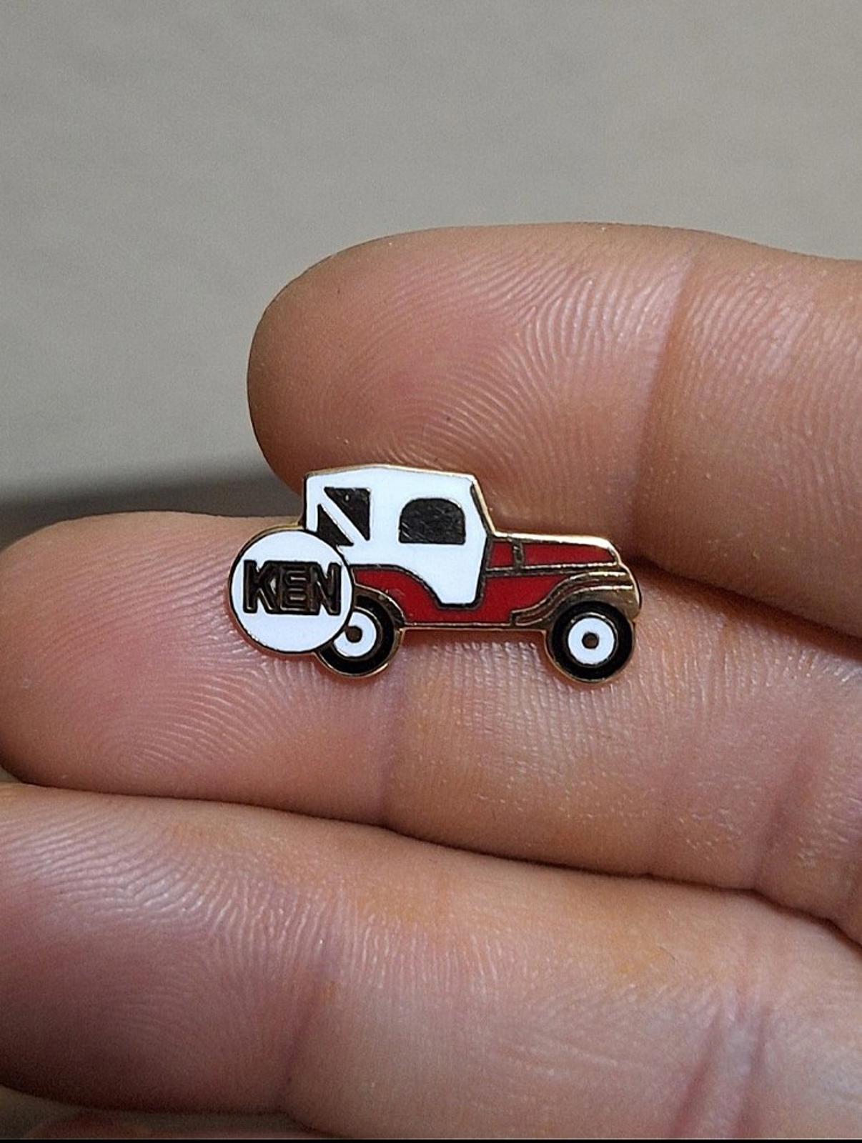 1970s Gold Tone White & Red Jeep With Ken Name On Tire Enamel Pin