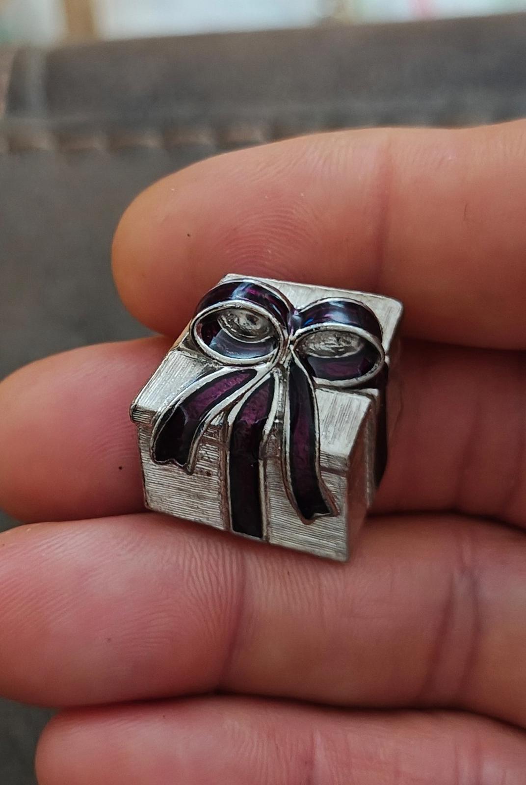 1980s Present With Purple Bow Silver Tone Enamel Pin Brooch