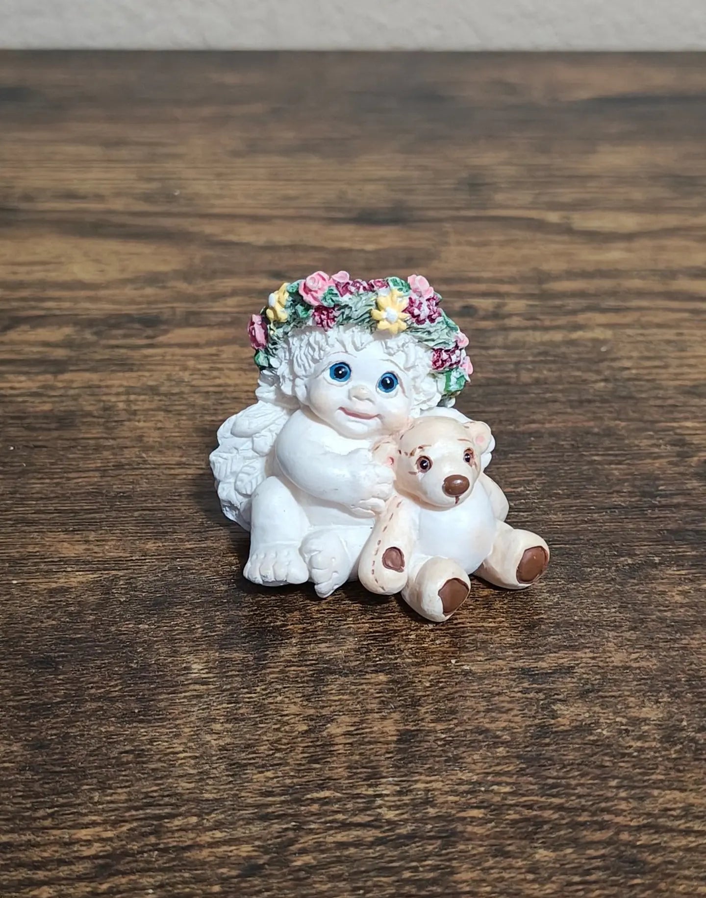 1996 Vintage Dreamsicles Playmates Angel Cherub Holdinging Teddy Bear Figurine