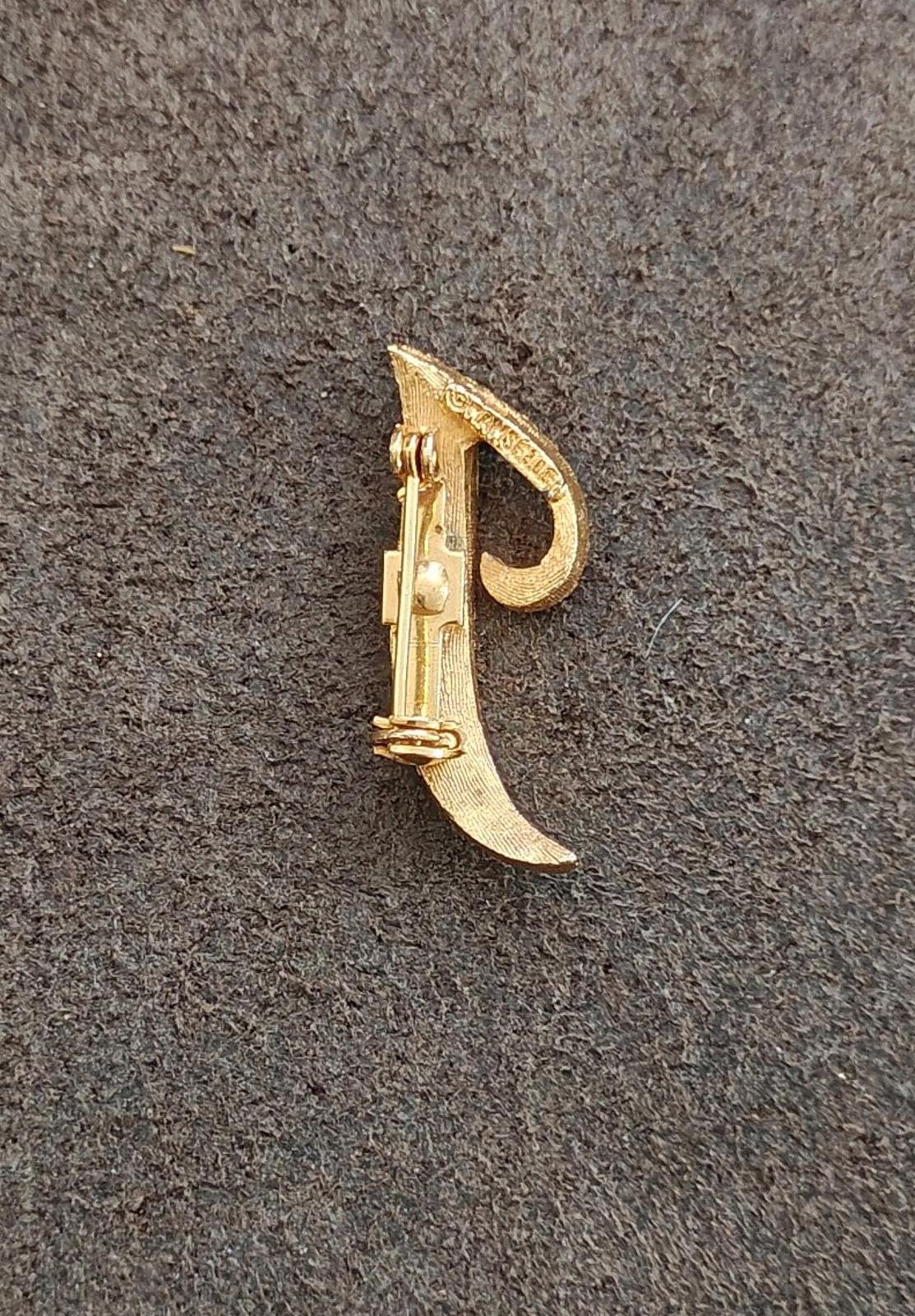 1960/70s Mamselle Vintage Gold Tone Monogram Initial J Brooch Pin