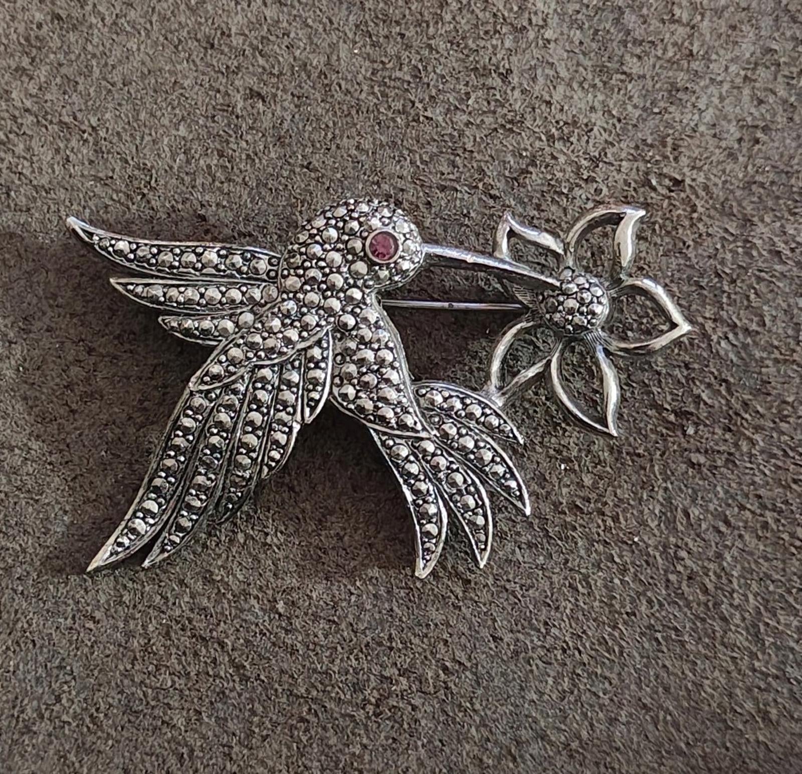 1990s Avon Silver Tone With Purple Rhinestone Eye Hummingbird Brooch Pin