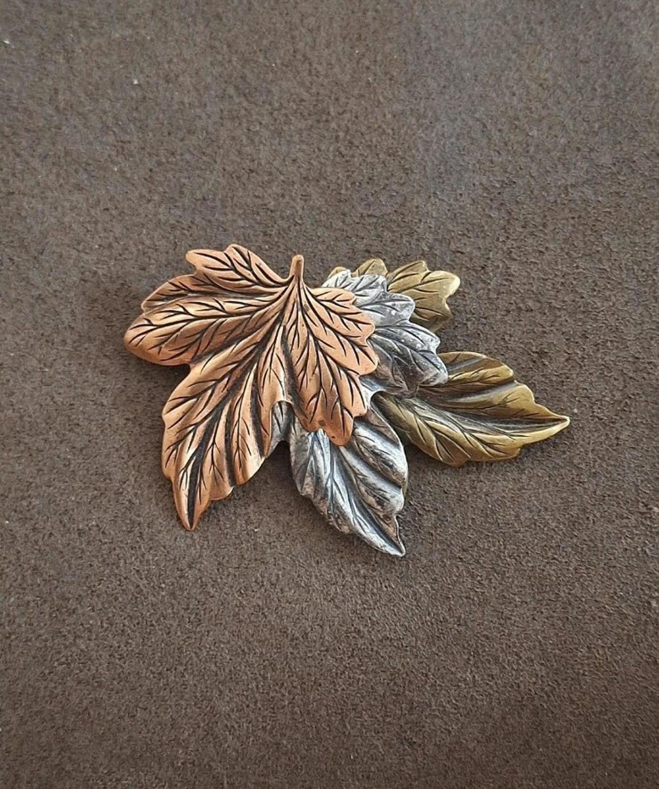 1980’s Tricolored Layered Leaf Pin Brooch