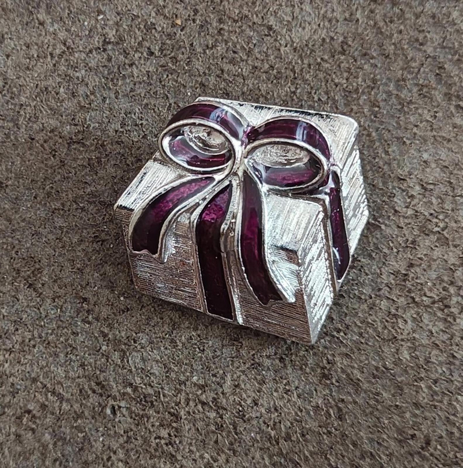 1980s Present With Purple Bow Silver Tone Enamel Pin Brooch